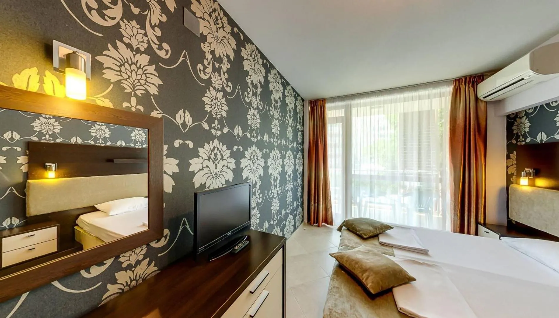 Bed in Briz Beach Apartments