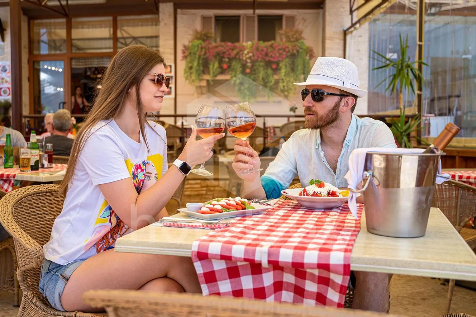 Restaurant/places to eat in Briz Beach Apartments