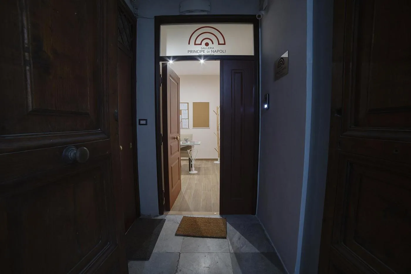 Facade/entrance in B&B Galleria Principe di Napoli