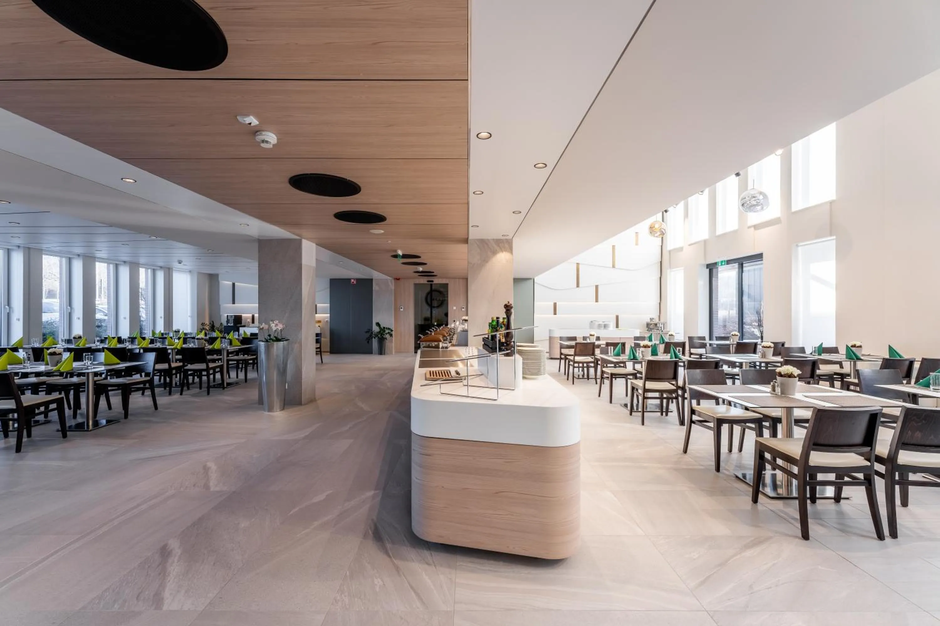 Restaurant/places to eat in Globall Hotel