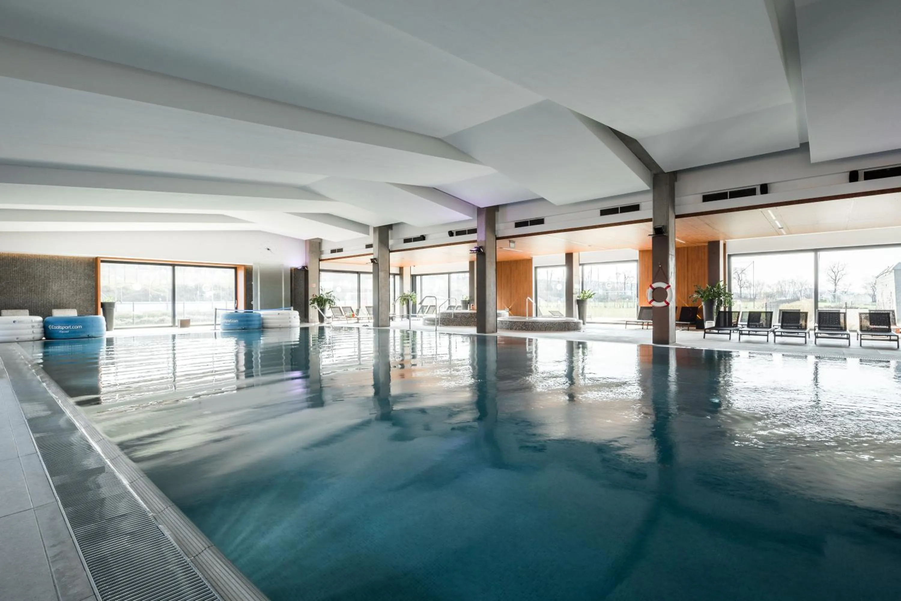 Swimming pool in Globall Hotel