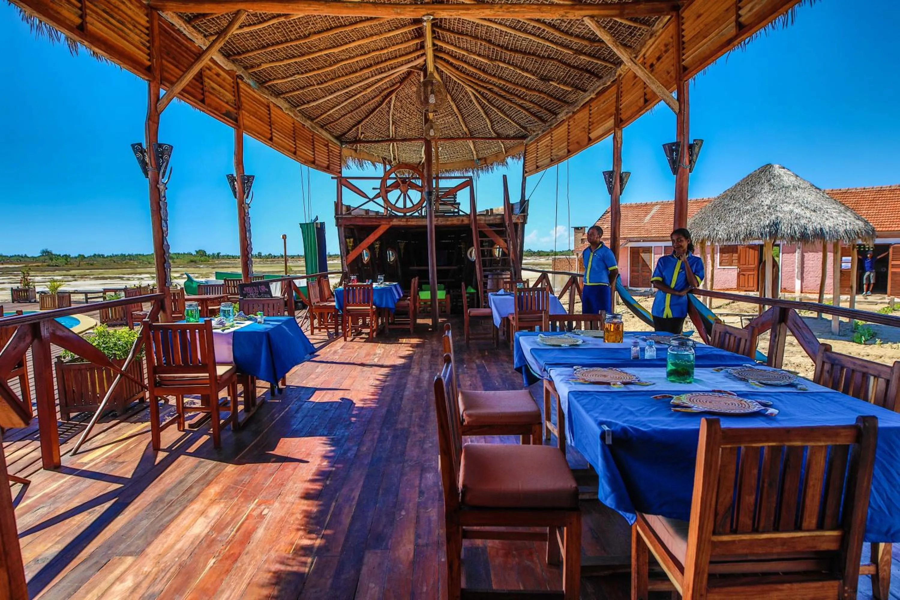 Restaurant/places to eat in CAP KIMONY