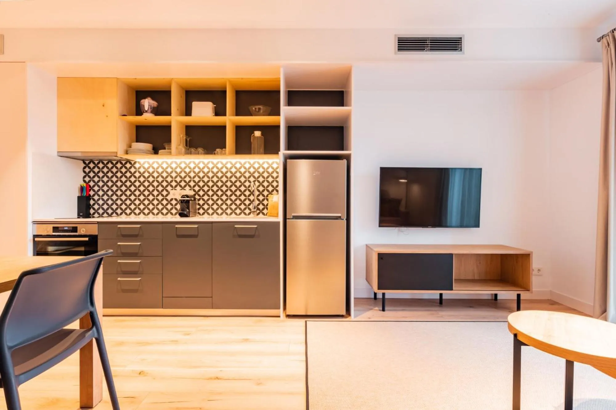 Kitchen or kitchenette in Port Plaza Apartments