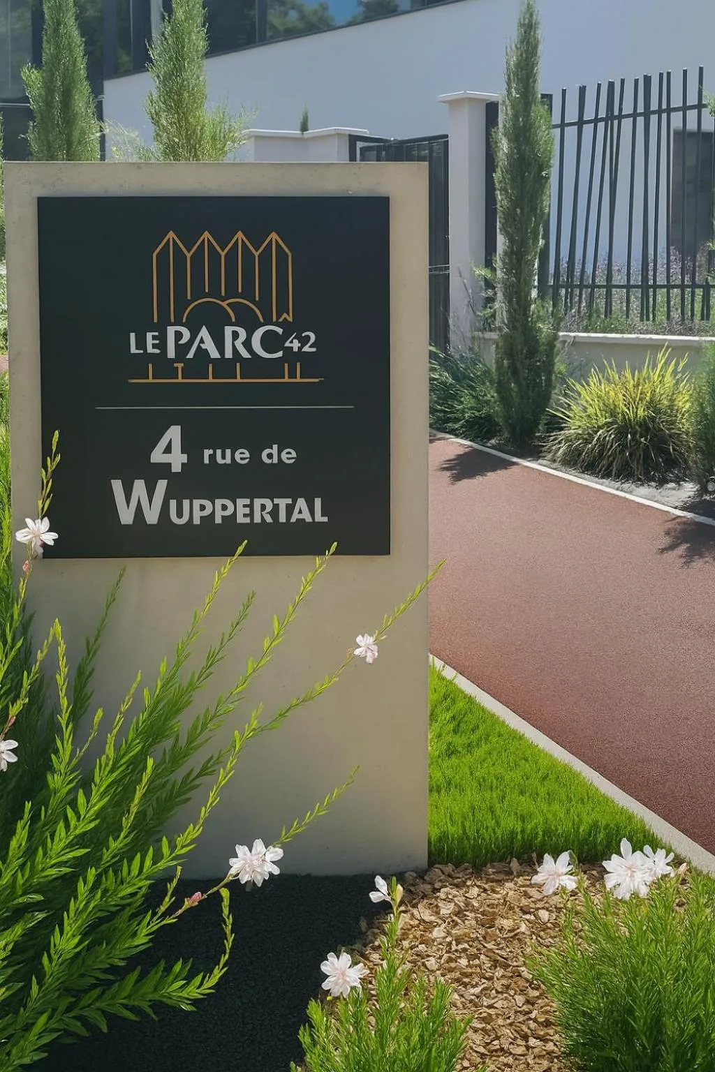 Property logo or sign in Le Parc 42 Saint-Etienne