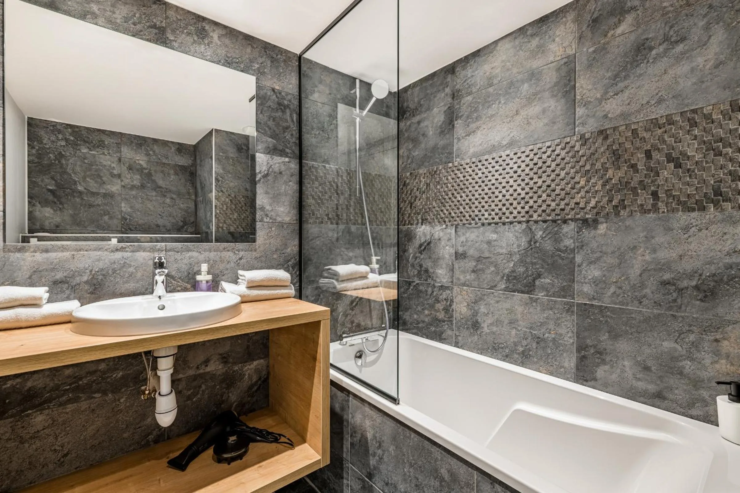 Bathroom in Le Parc 42 Saint-Etienne