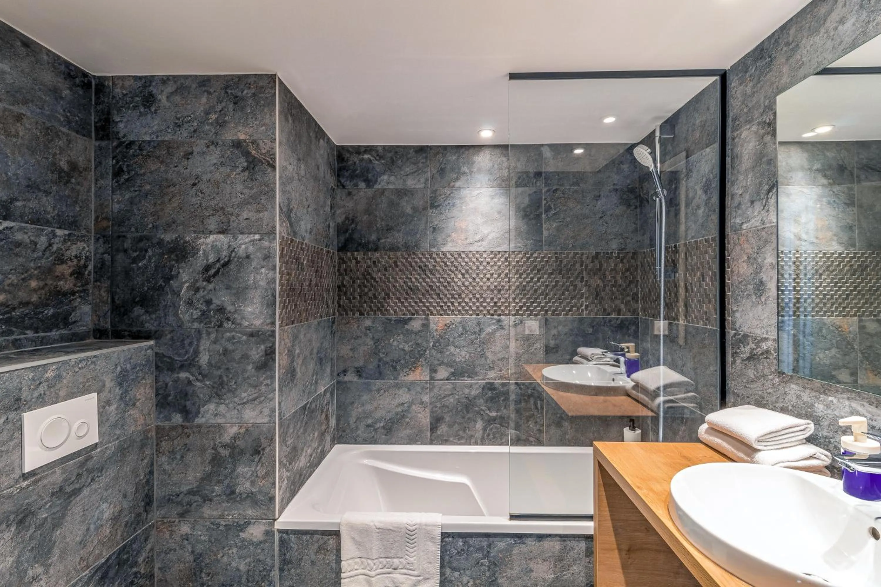 Bathroom in Le Parc 42 Saint-Etienne