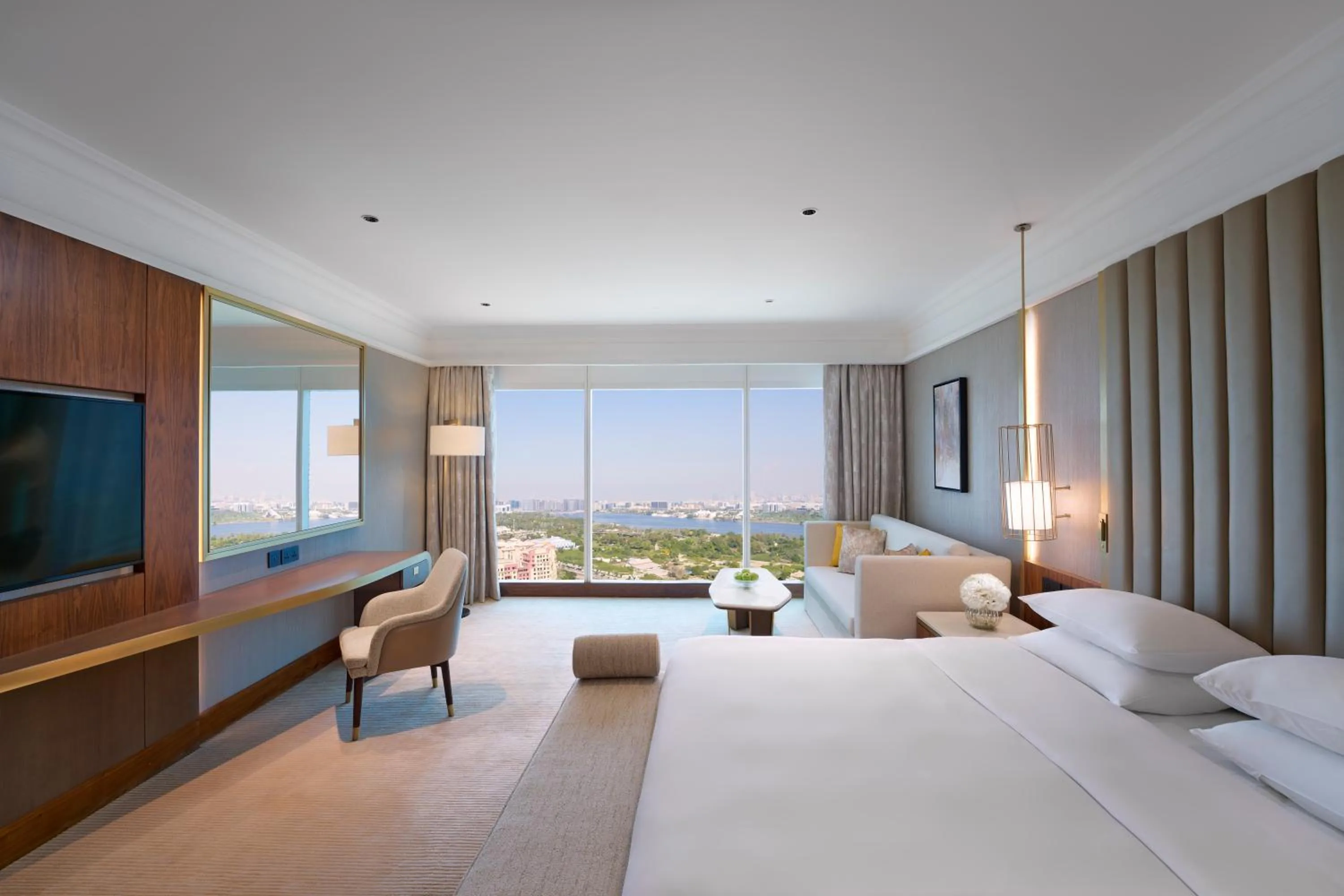 Bedroom, Bed in Grand Hyatt Dubai