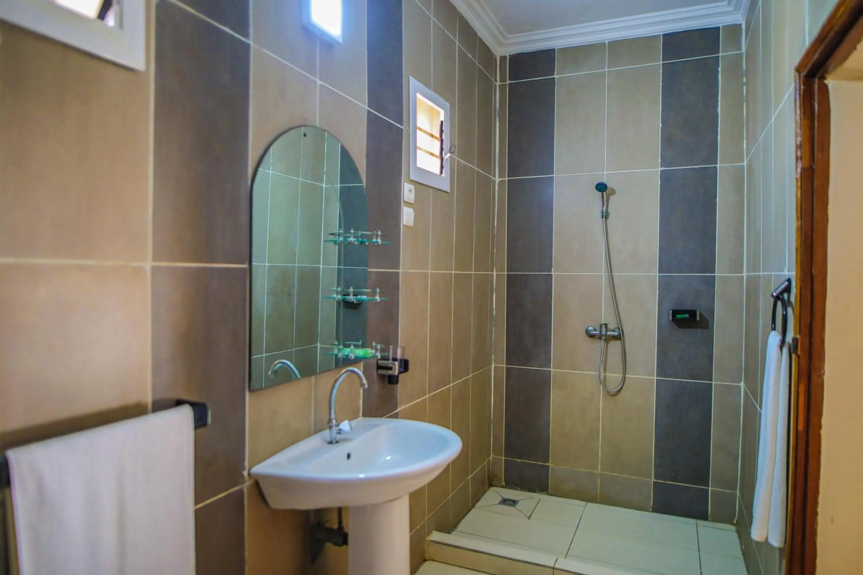 Shower in LAGUNA BEACH