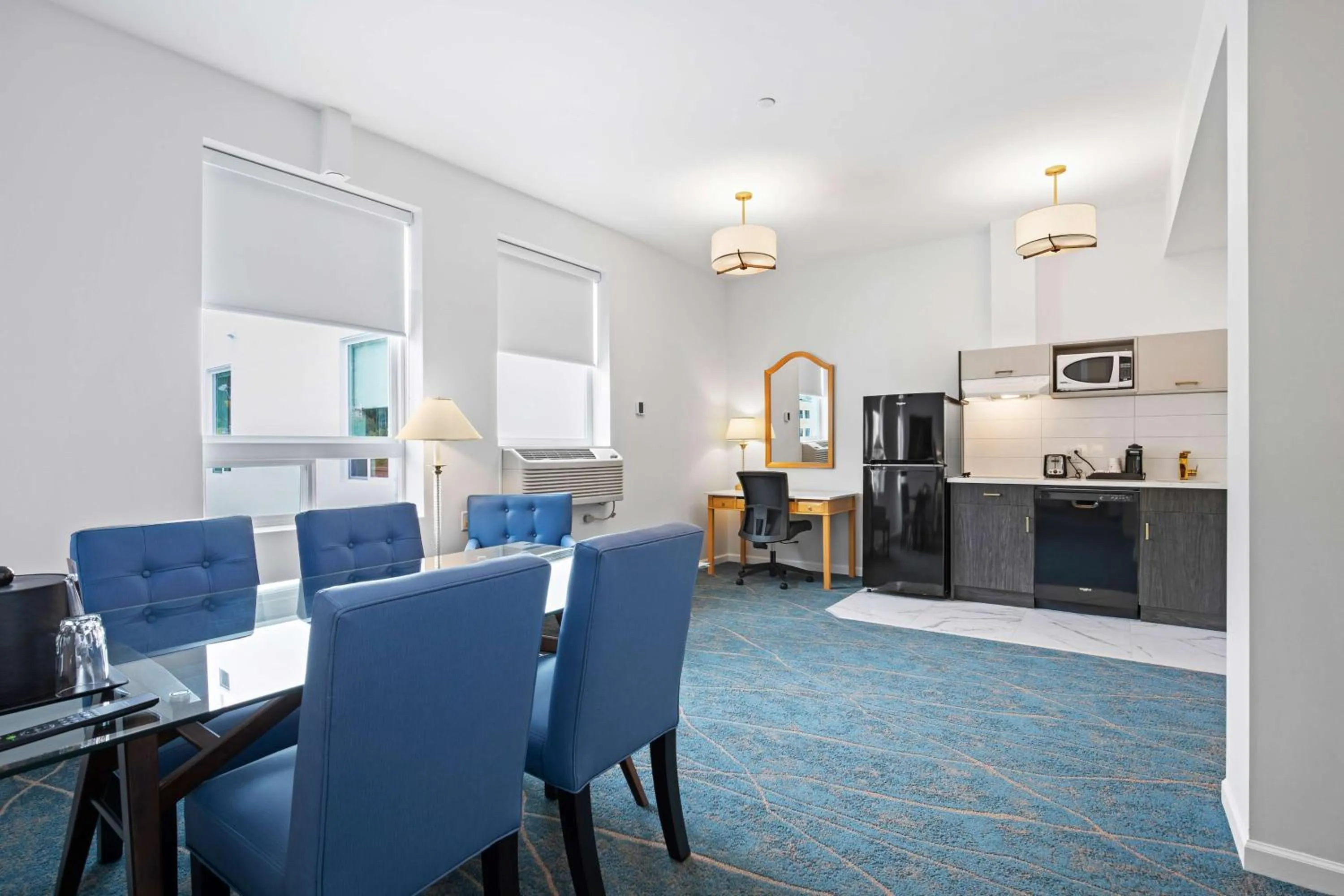 Bedroom in Crown Columbia Hotel; BW Premier Collection