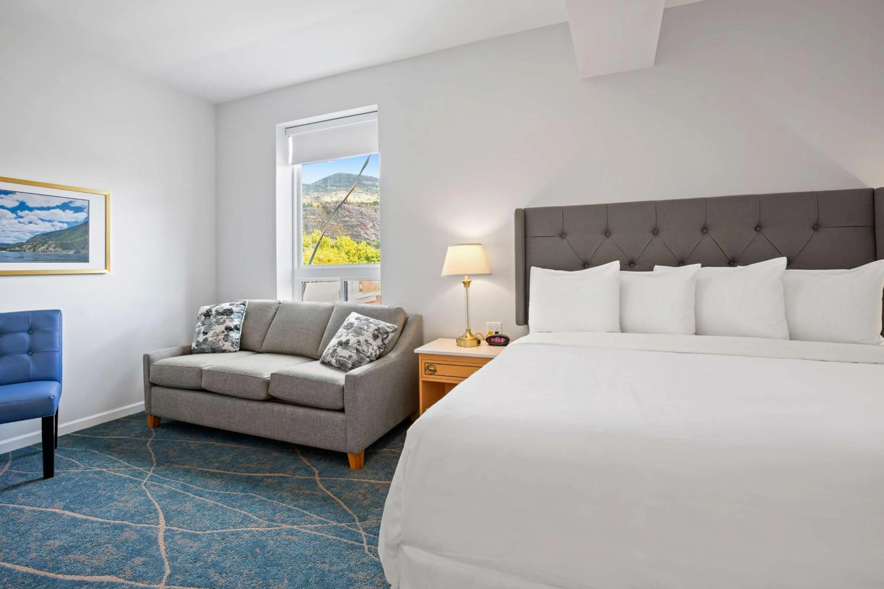 Bedroom, Bed in Crown Columbia Hotel; BW Premier Collection