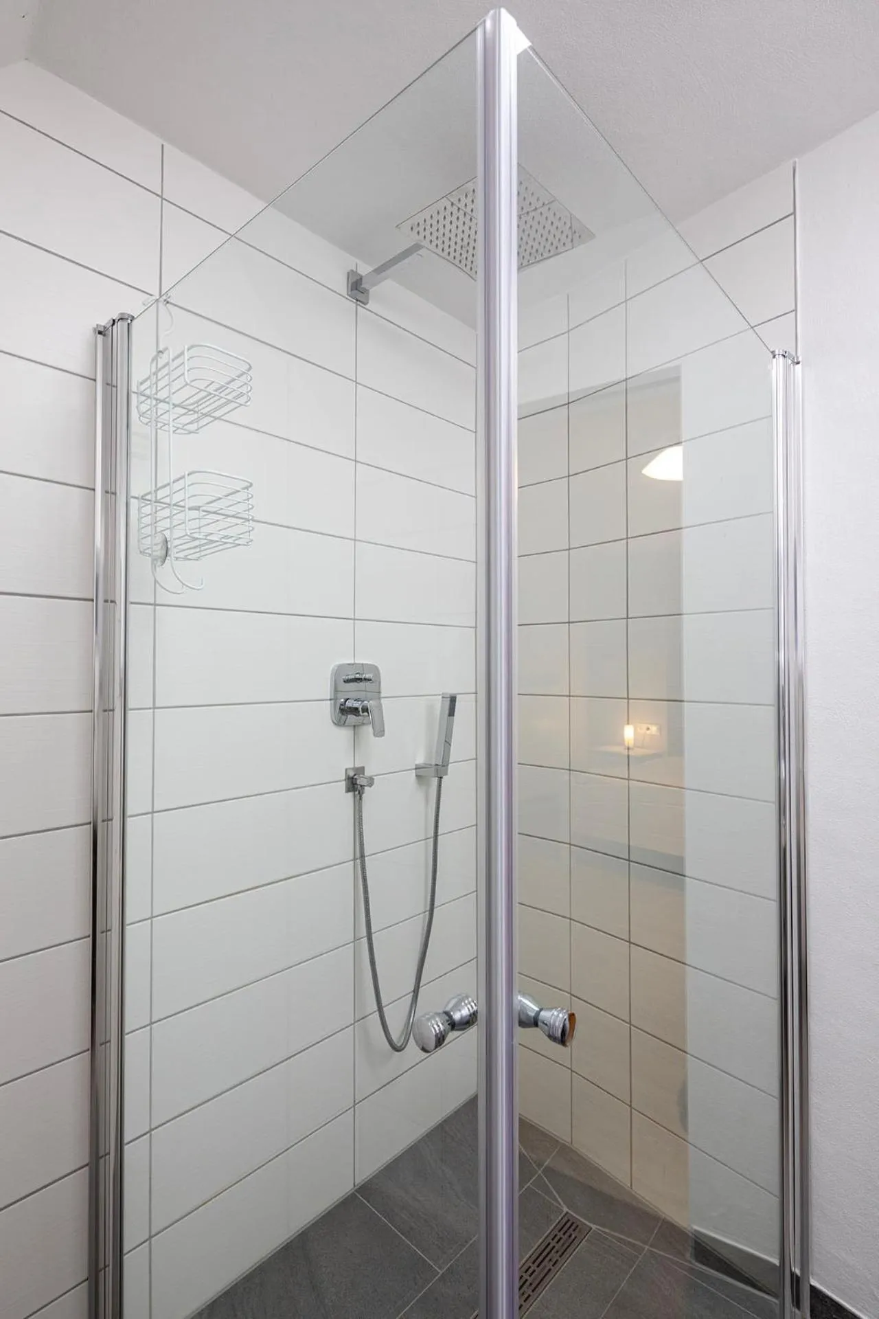 Shower in Hotel Ursula