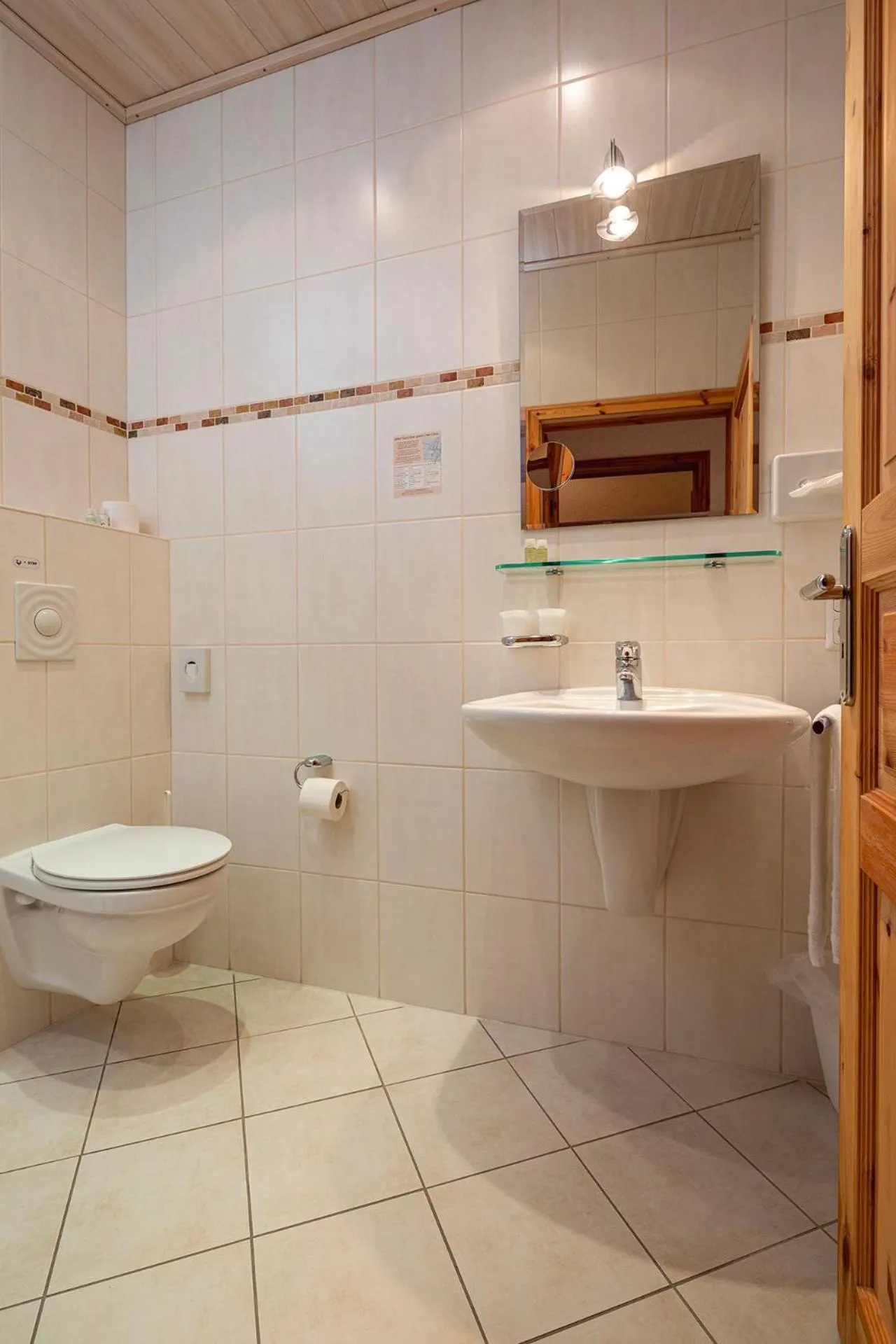 Shower in Hotel Ursula