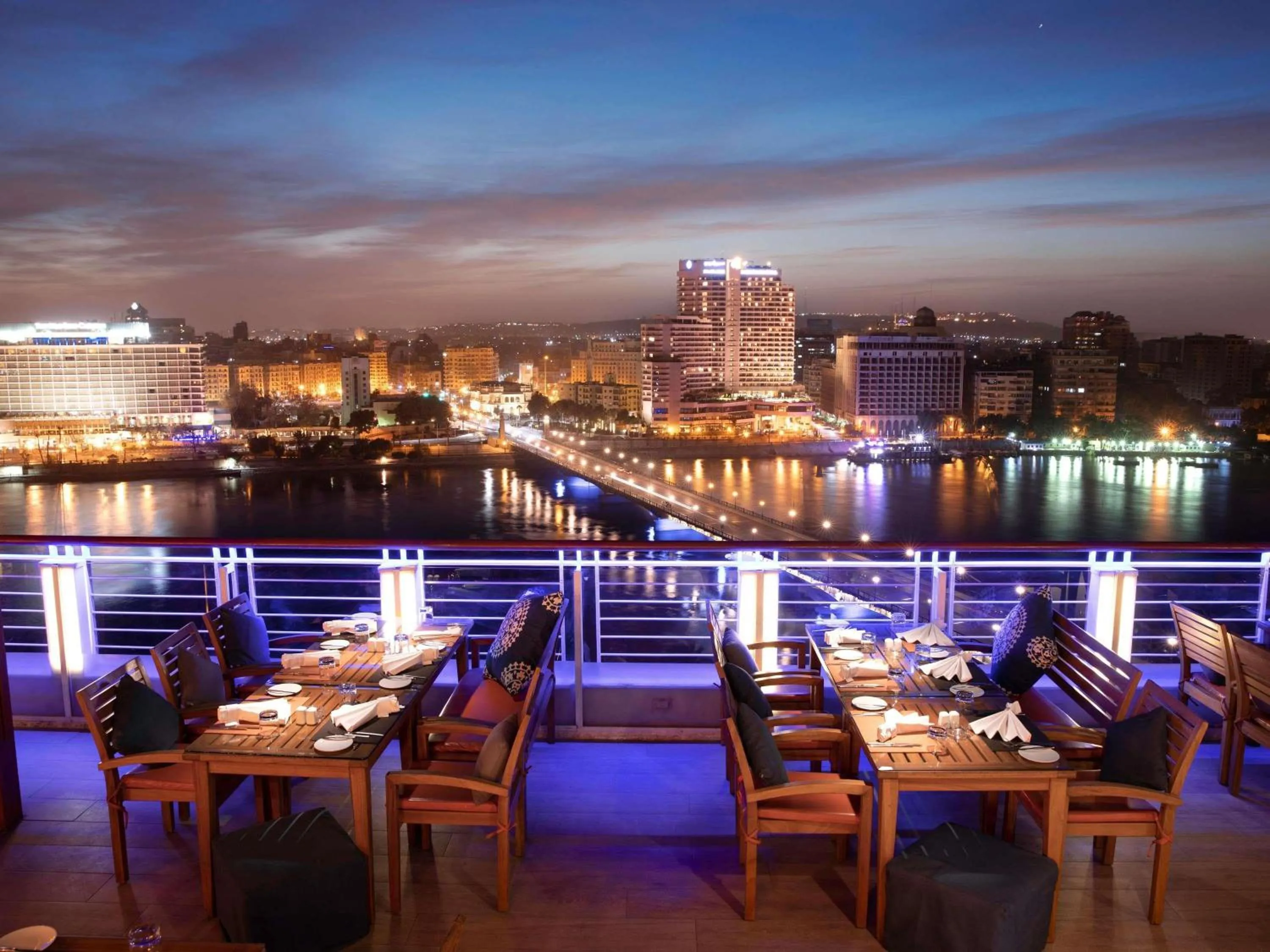 Restaurant/places to eat in Novotel Cairo El Borg