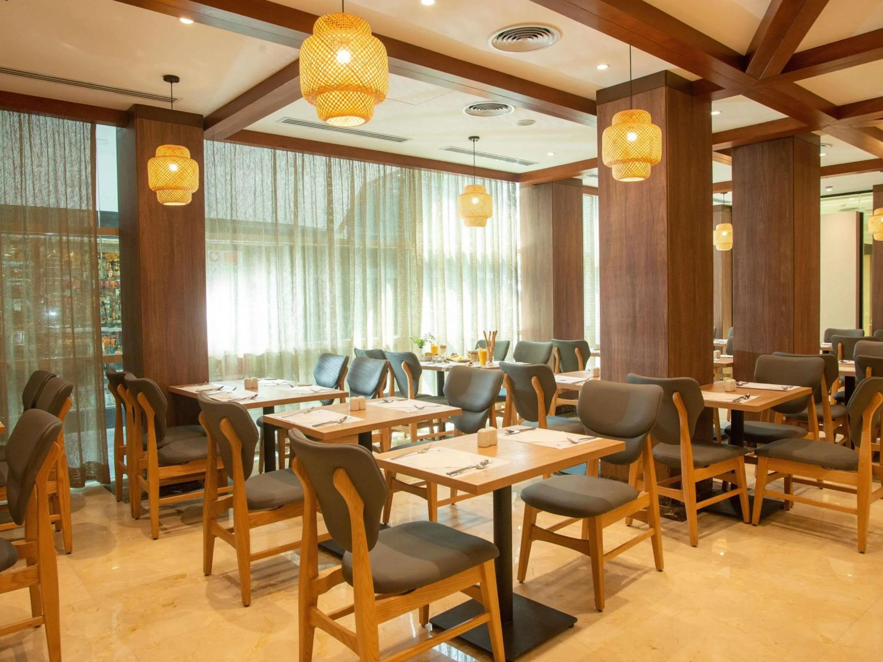 Restaurant/places to eat in Novotel Cairo El Borg