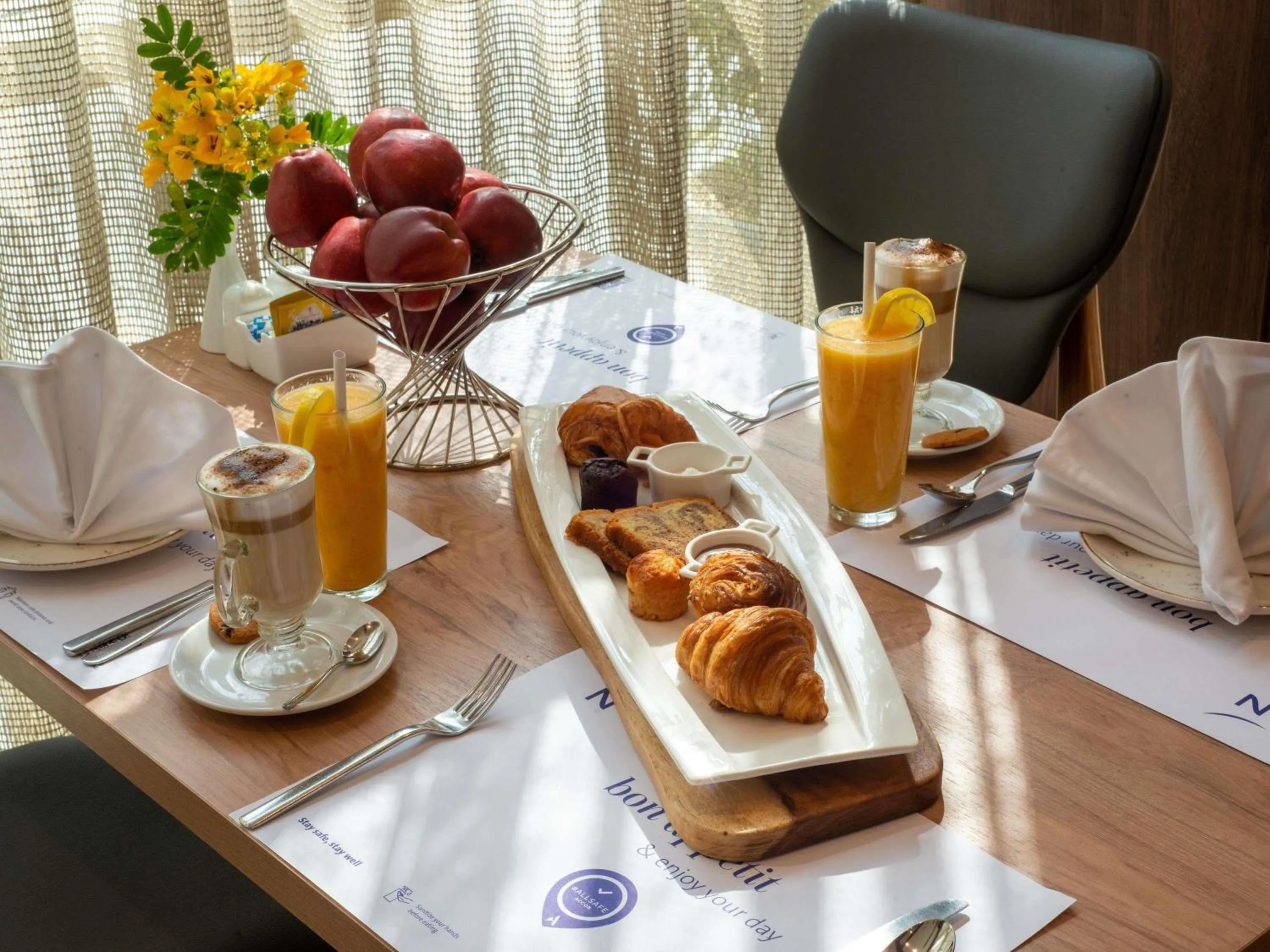 Restaurant/places to eat in Novotel Cairo El Borg