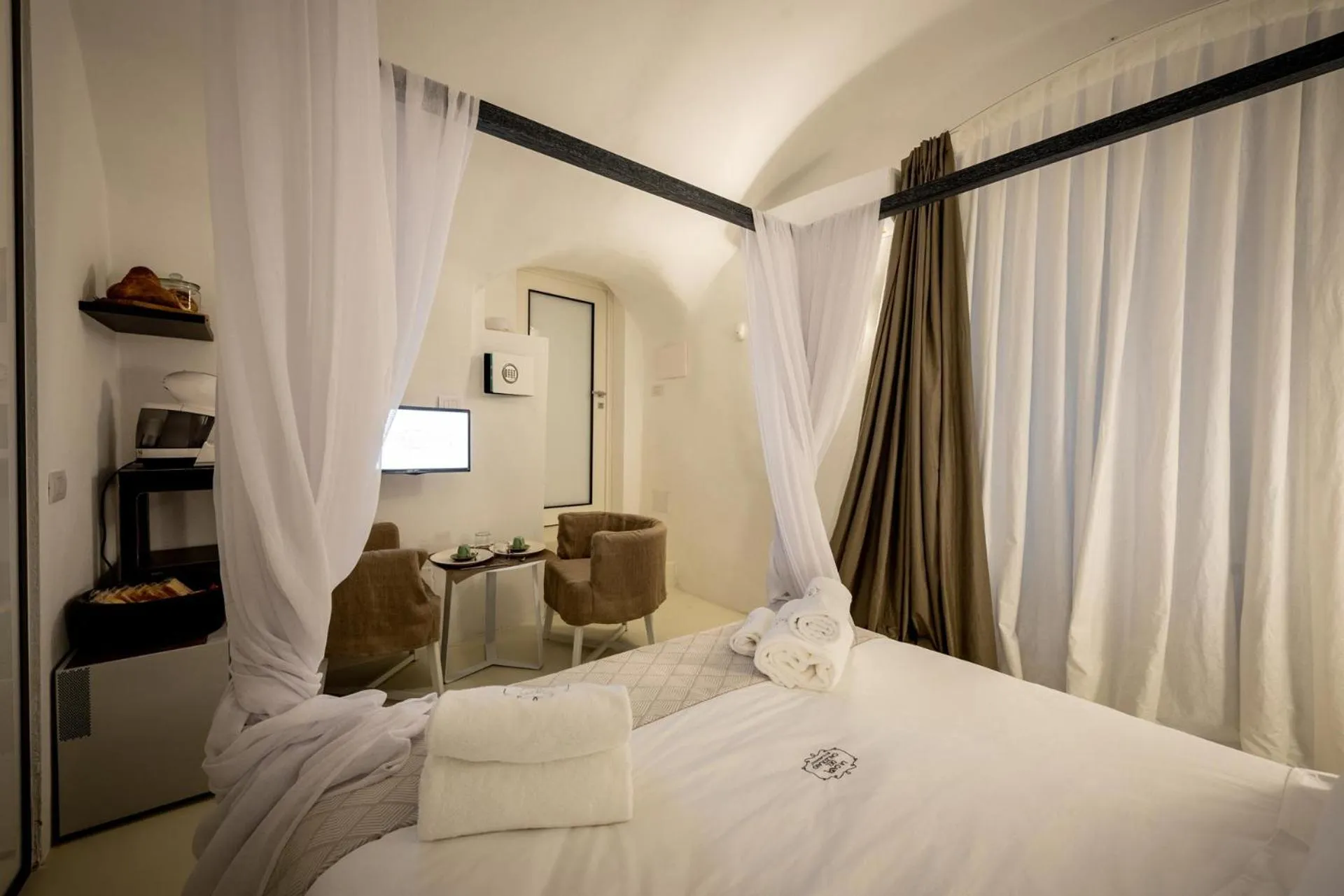 Photo of the whole room, Bed in La casa del calzolaio