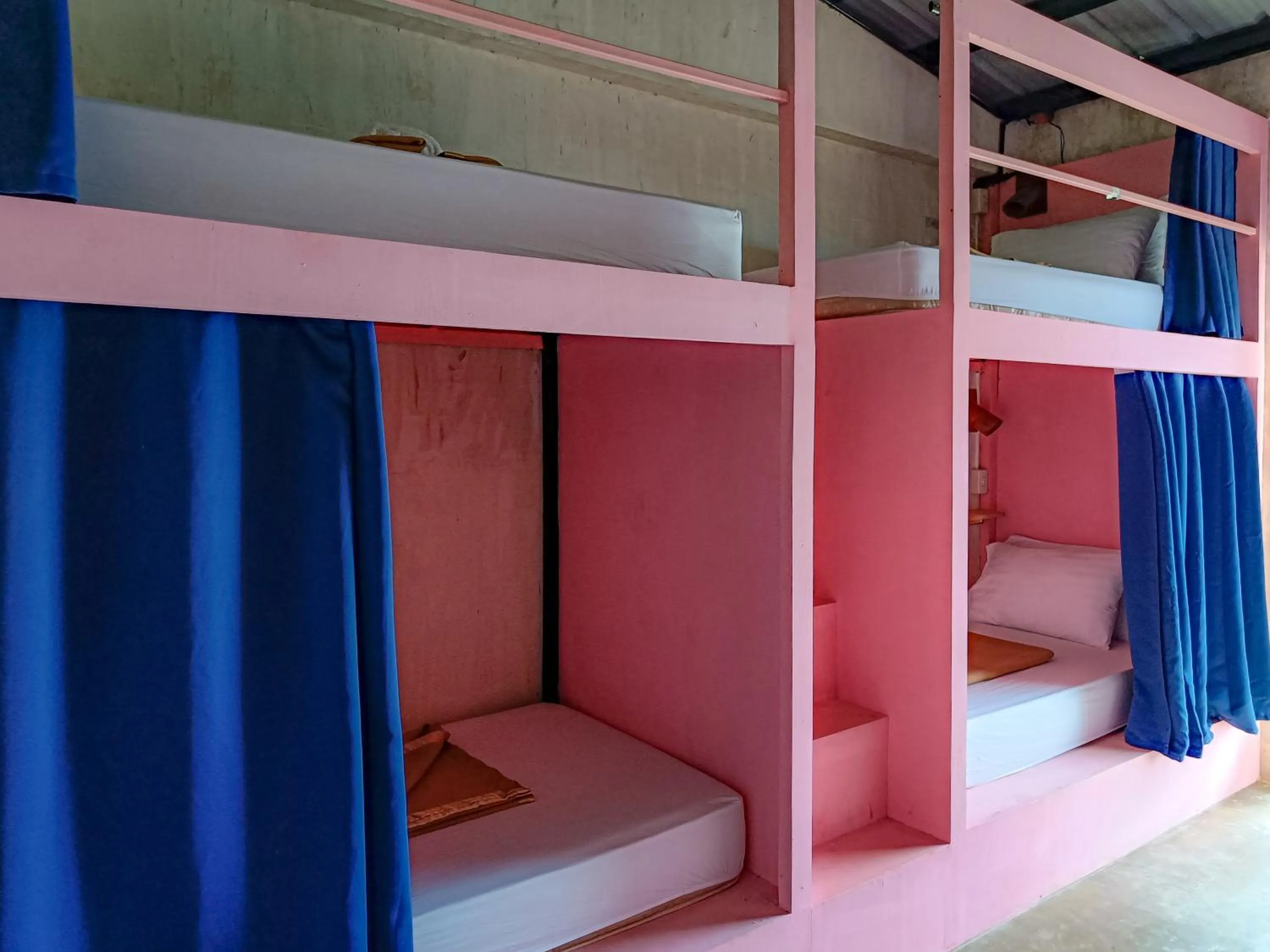 bunk bed in Lexias Hostel and Workspace - El Nido