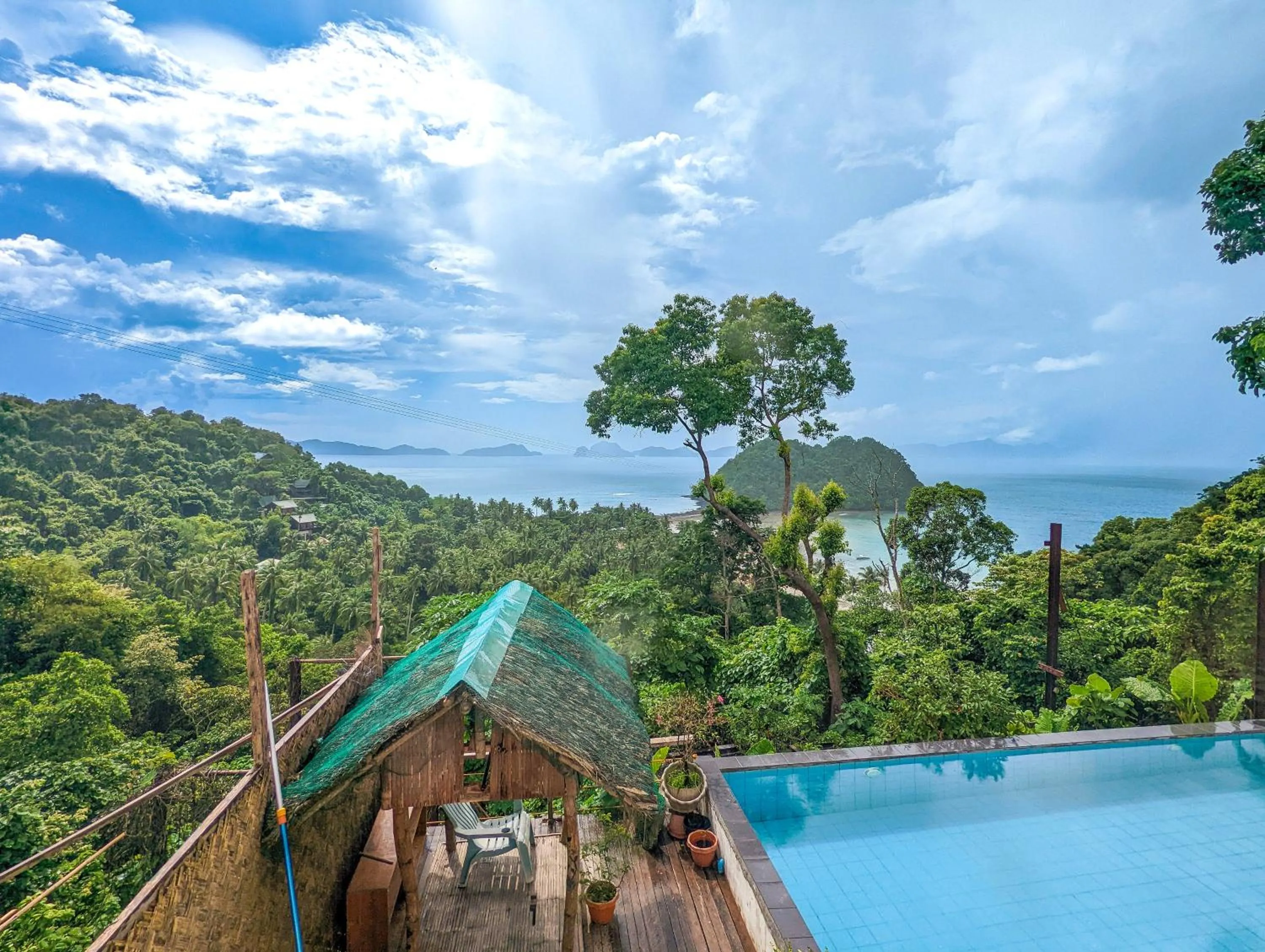 Swimming pool in Lexias Hostel and Workspace - El Nido