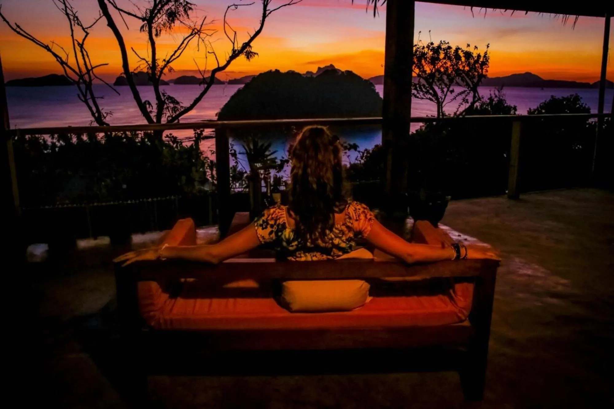 Communal lounge/ TV room in Lexias Hostel and Workspace - El Nido