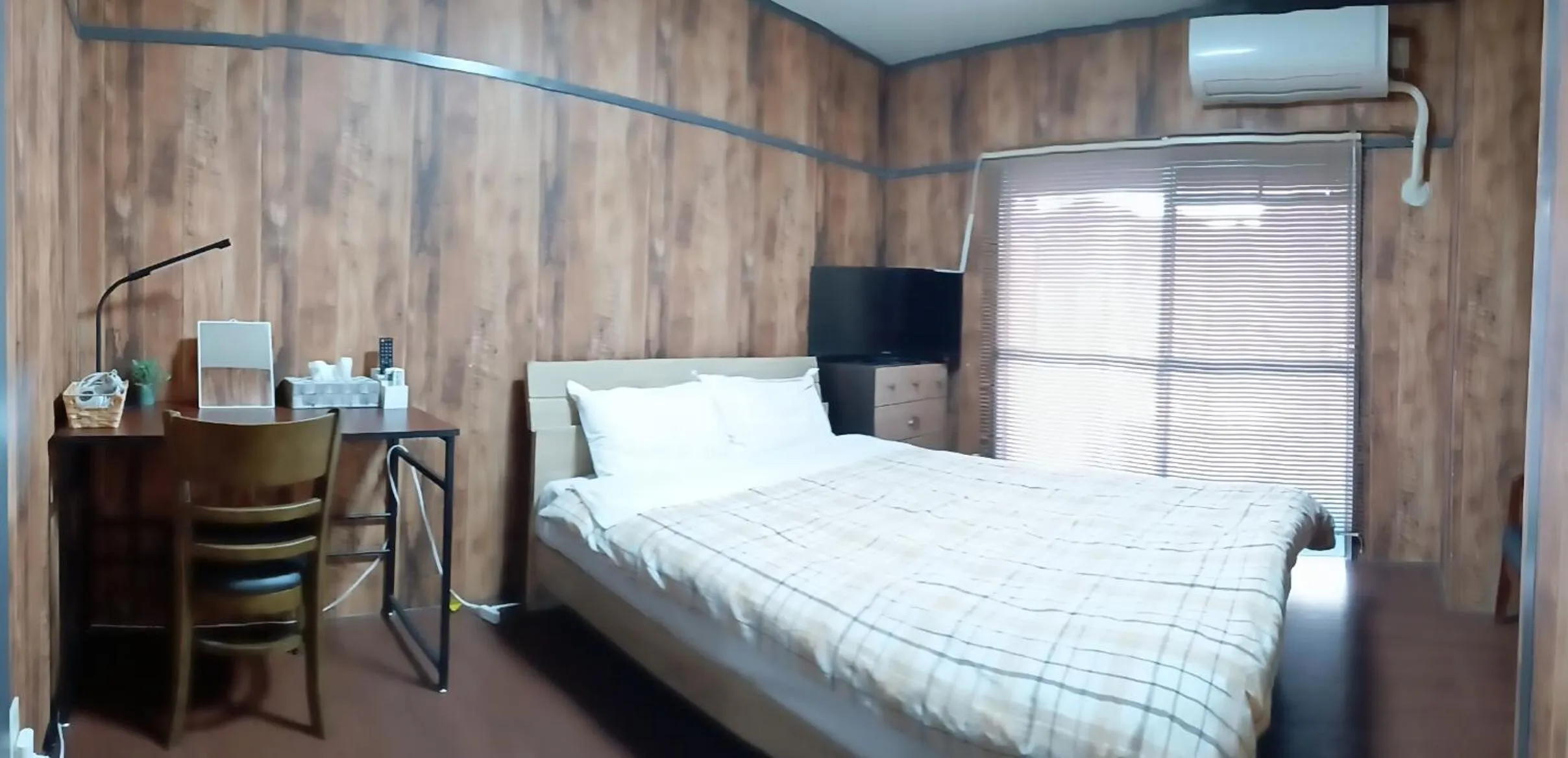 Bedroom, Bed in Calm house Beppukitahama