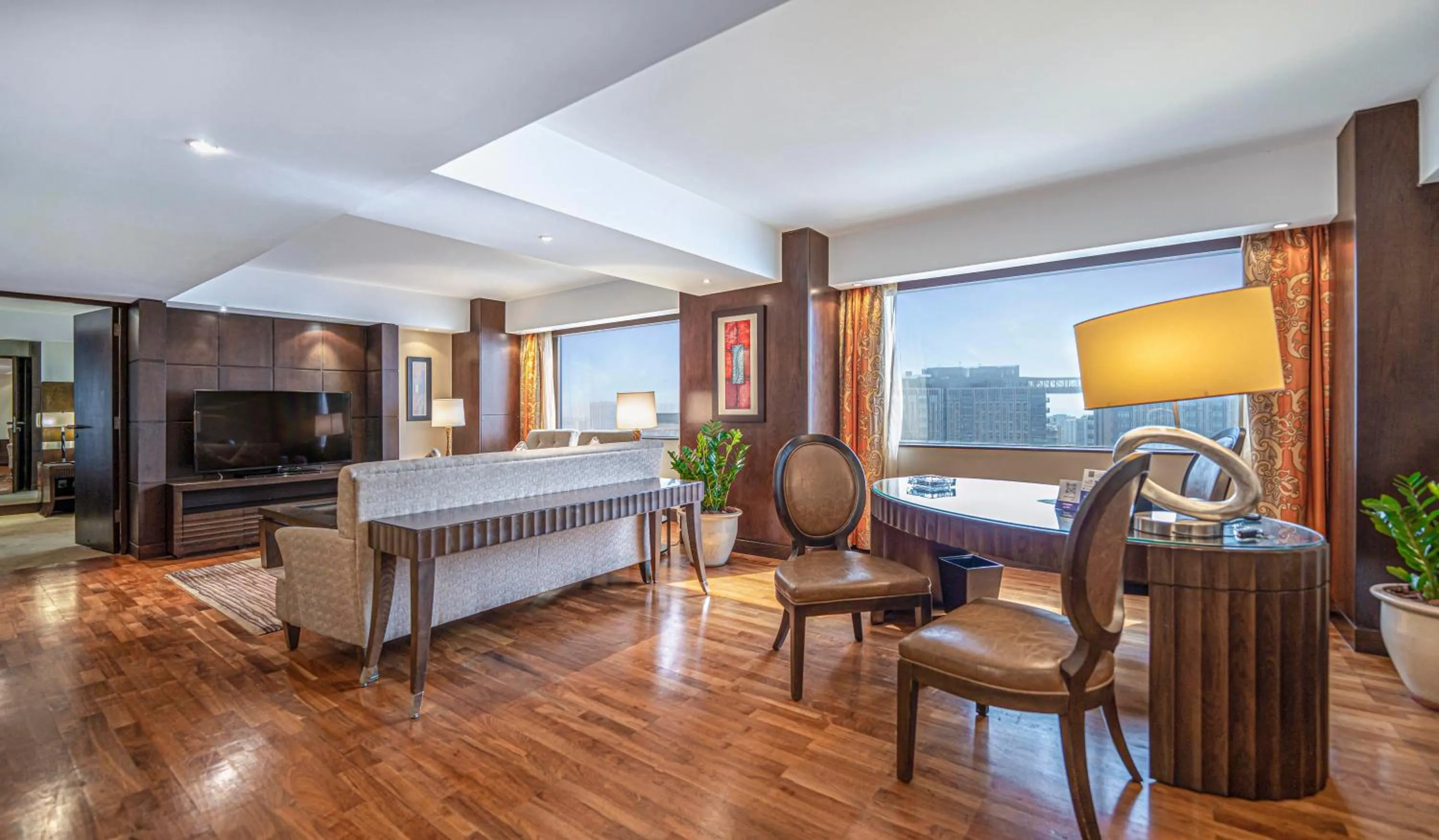 TV and multimedia, Bed in Hyatt Regency Dubai - Corniche