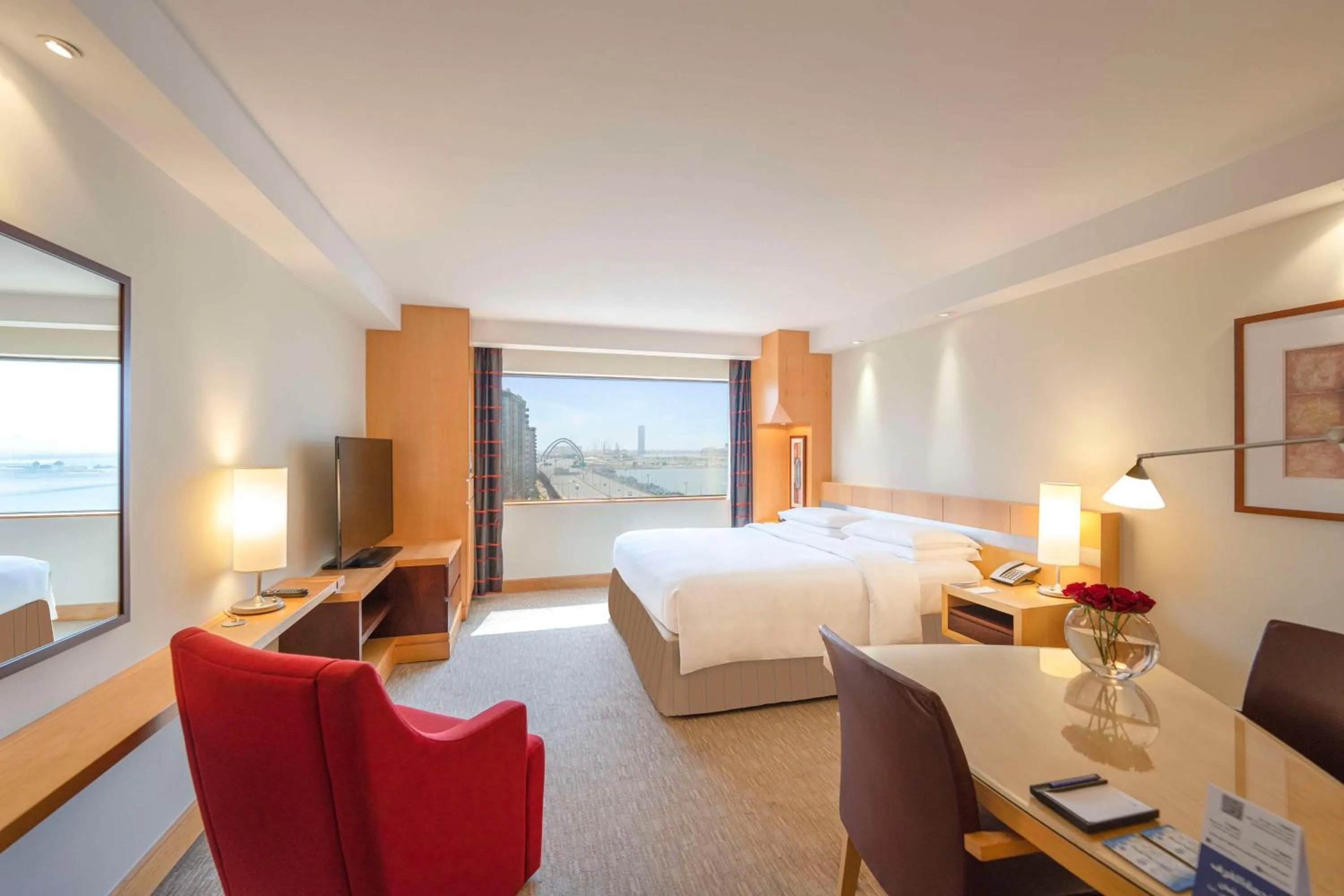 Bedroom, Bed in Hyatt Regency Dubai - Corniche