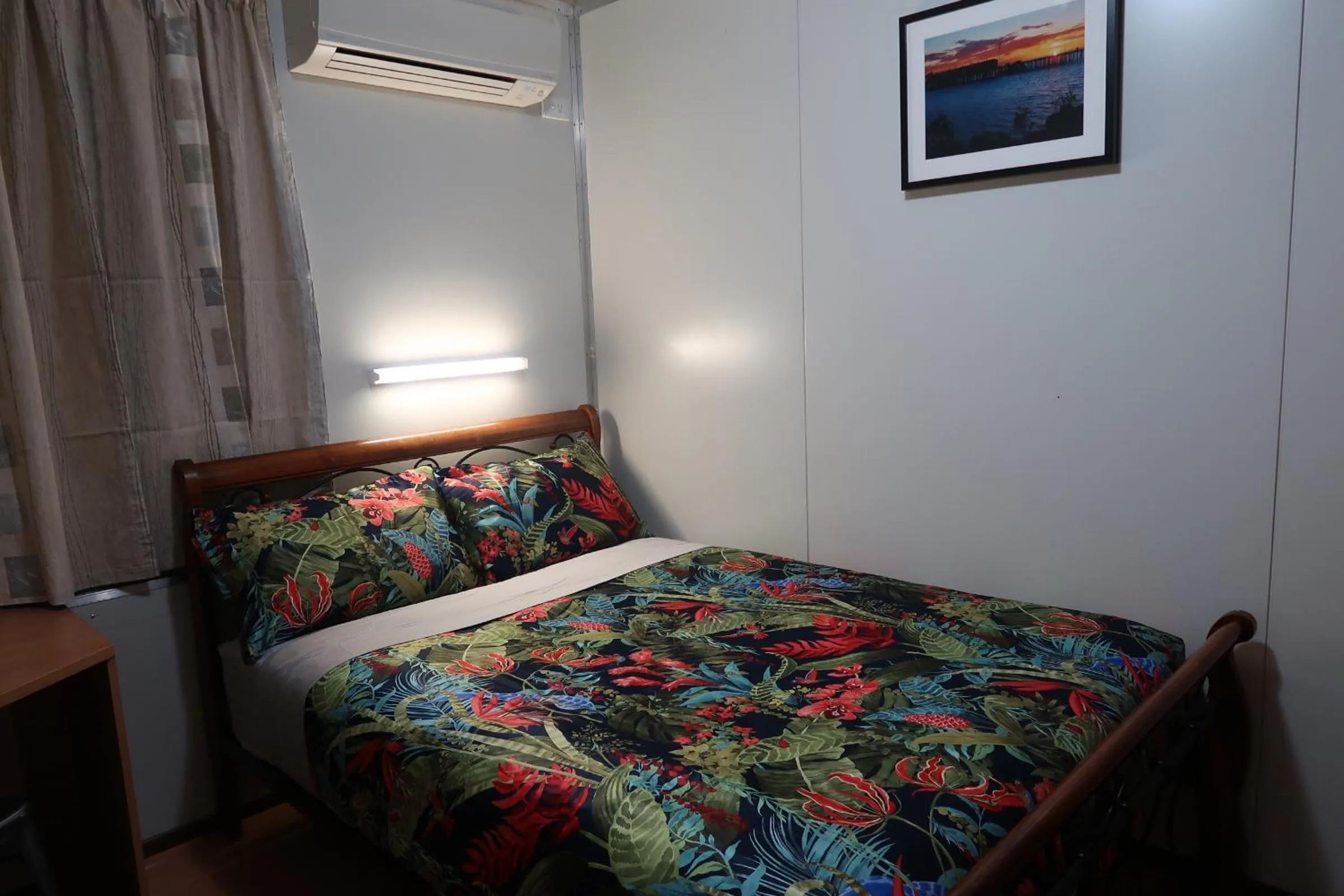 Bed in Mud Crab Motel