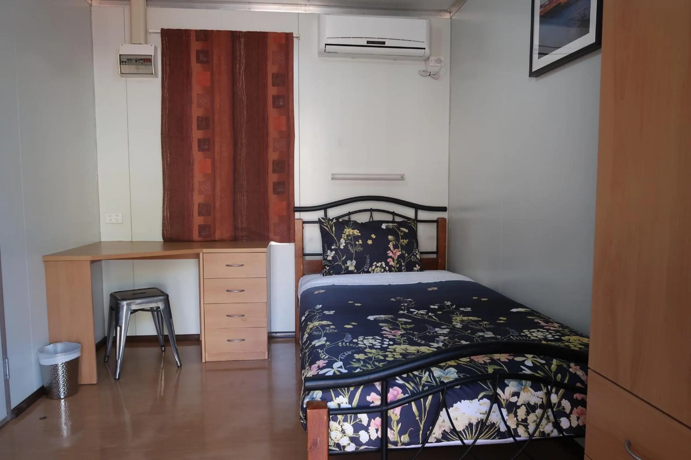 Bed in Mud Crab Motel