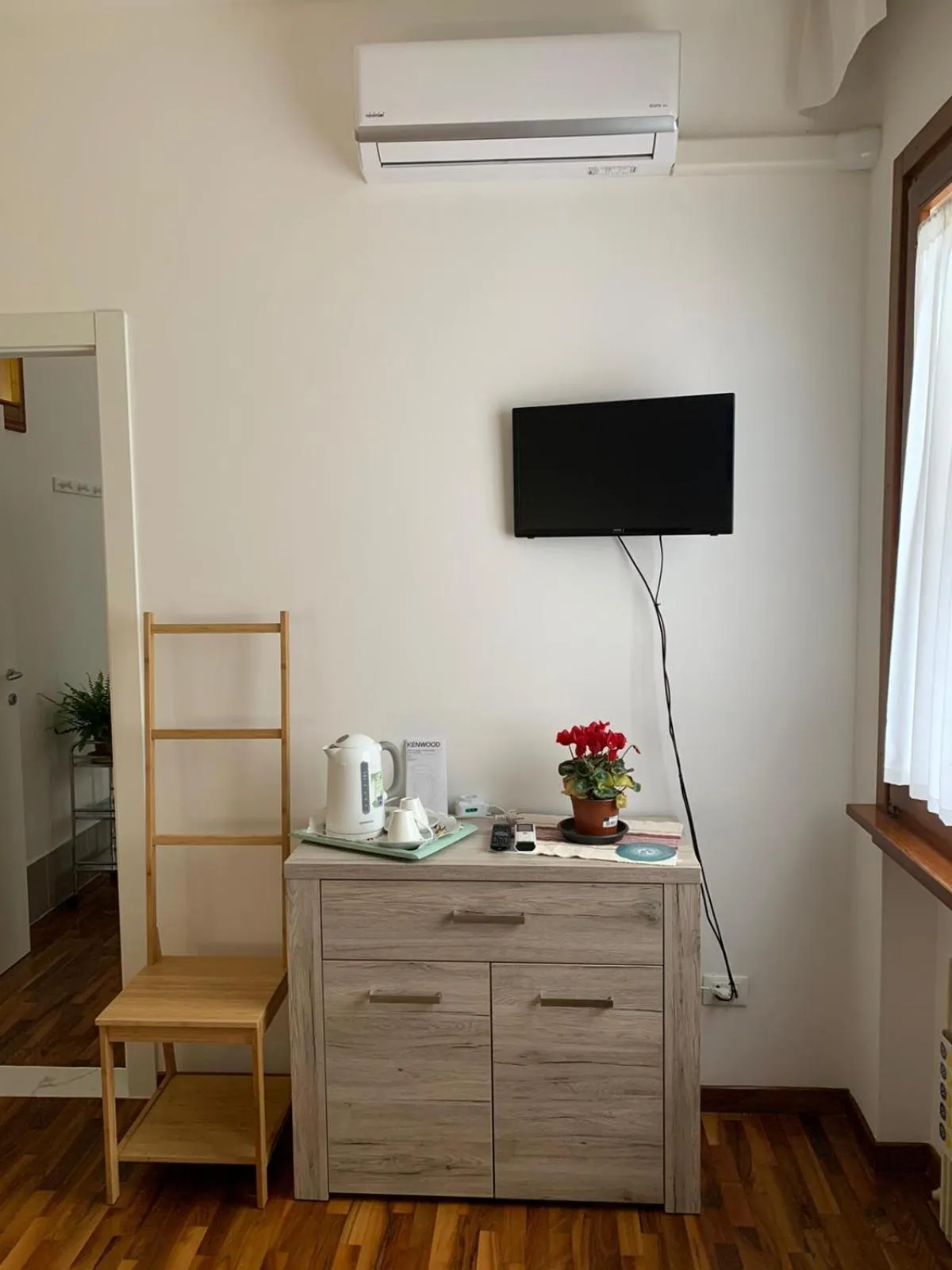 Coffee/tea facilities in B & B Chic