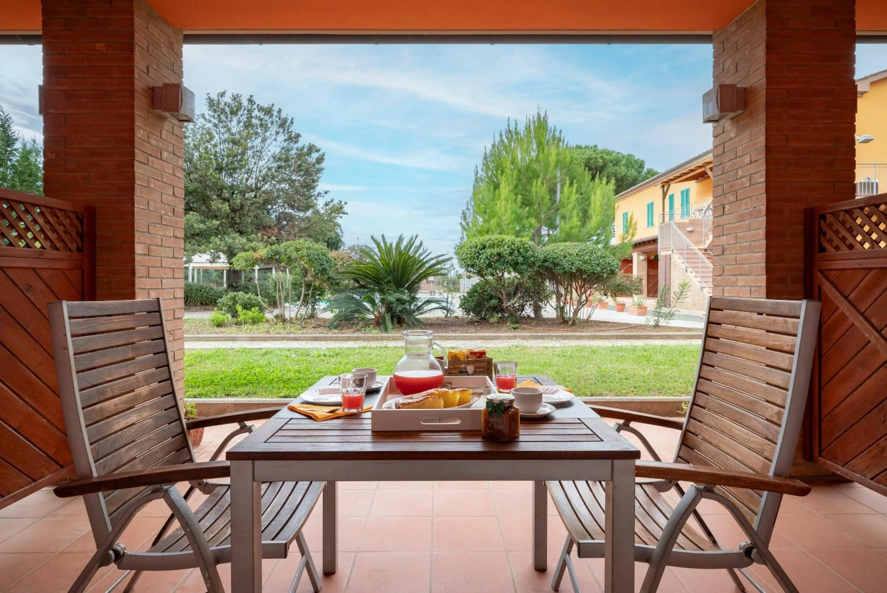 Patio in Ombra Verde Residence e B&B