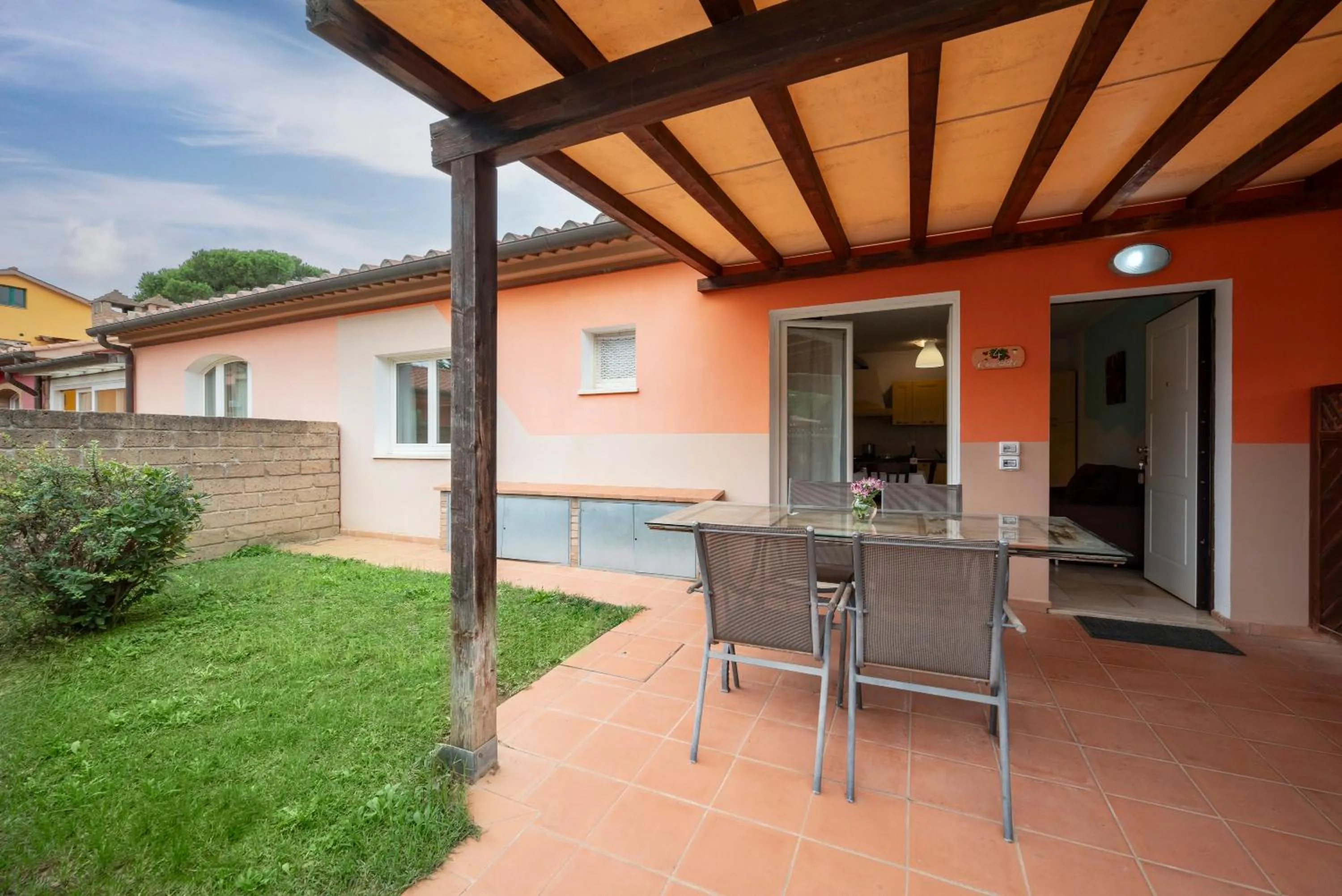 Patio in Ombra Verde Residence e B&B
