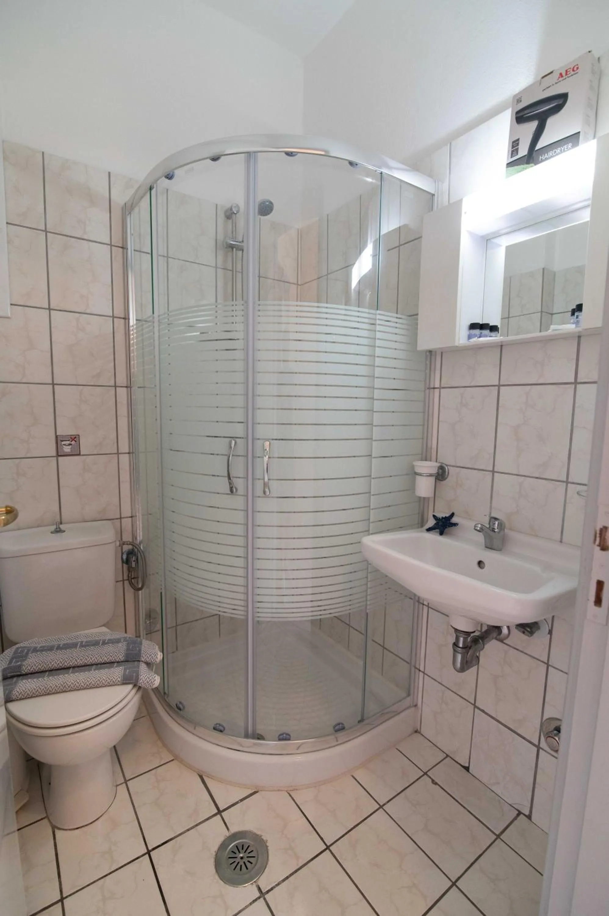 Bathroom in Iraklis Hotel