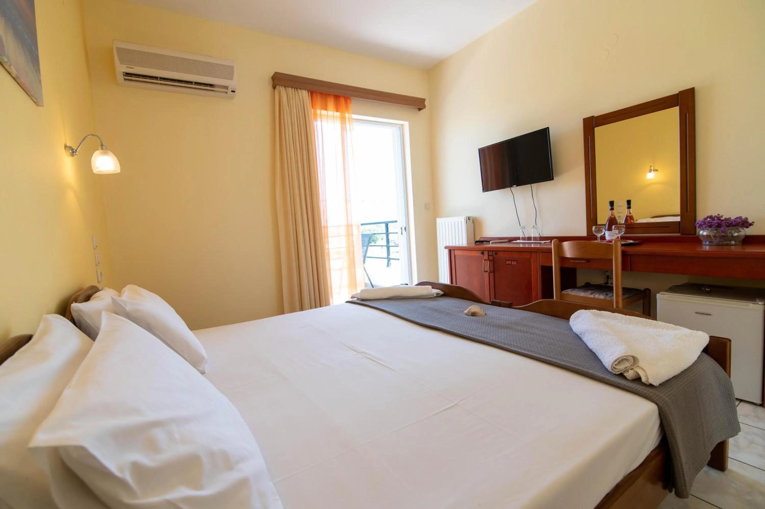 Bedroom in Iraklis Hotel