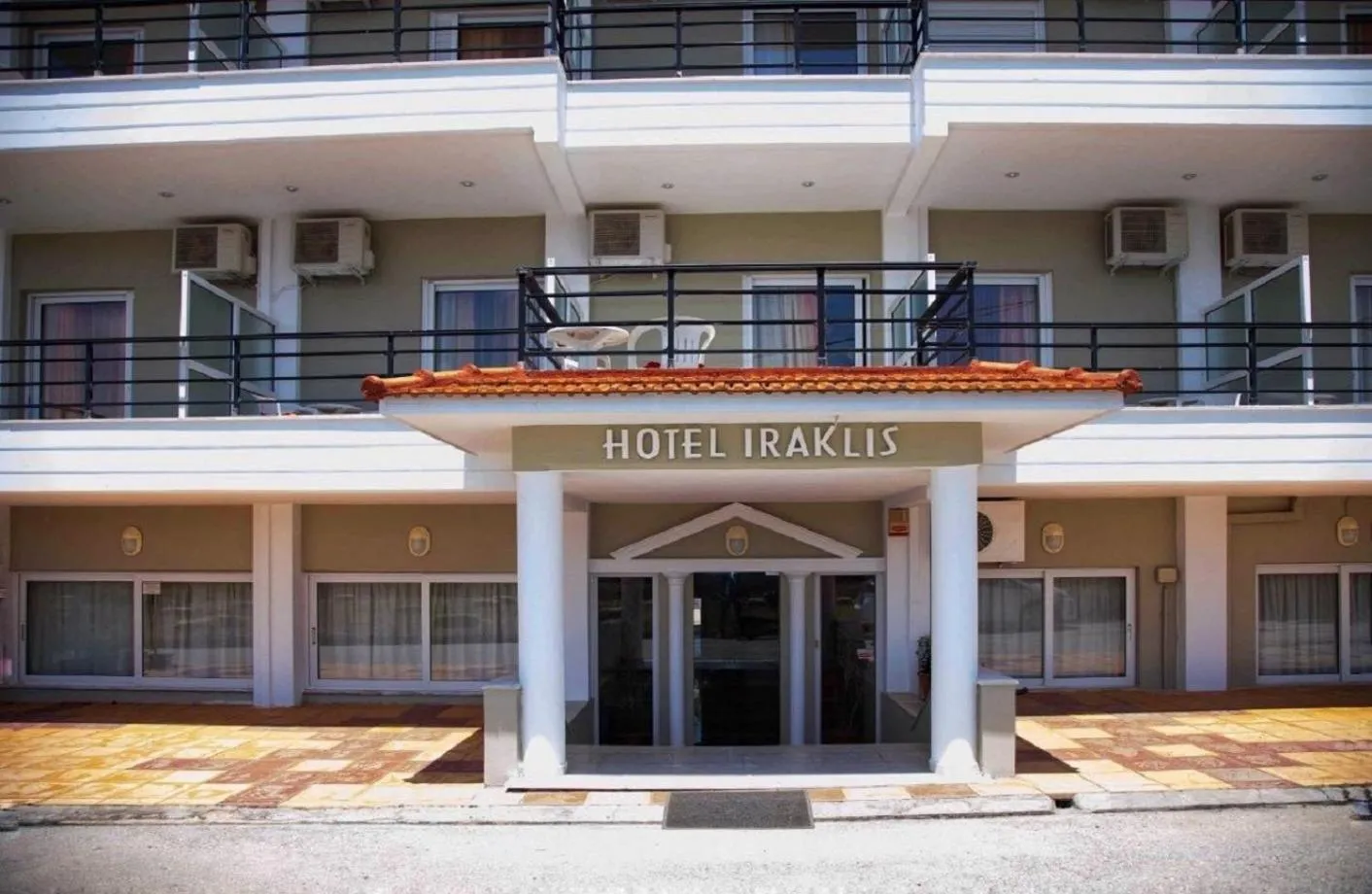 Facade/entrance in Iraklis Hotel