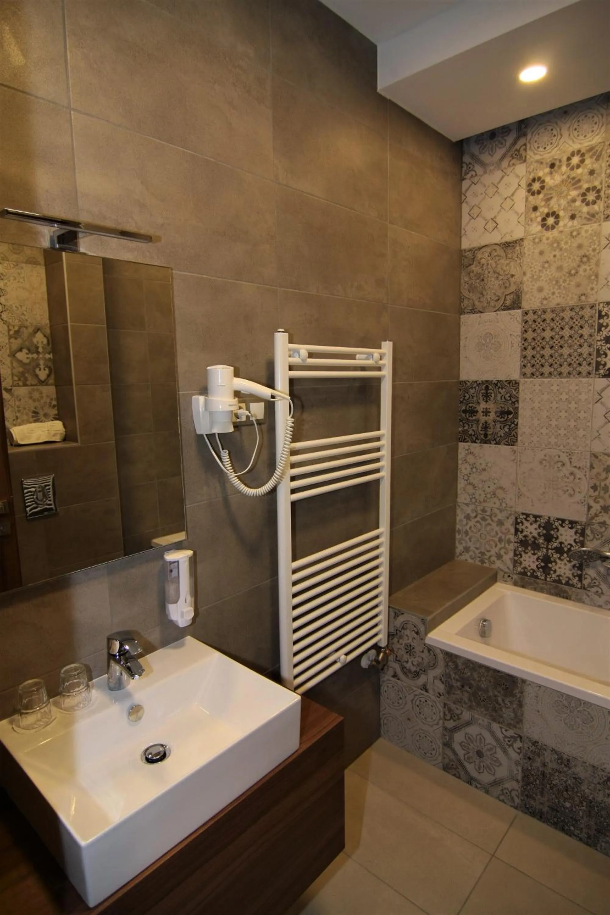 Bathroom in Vácz Hotel