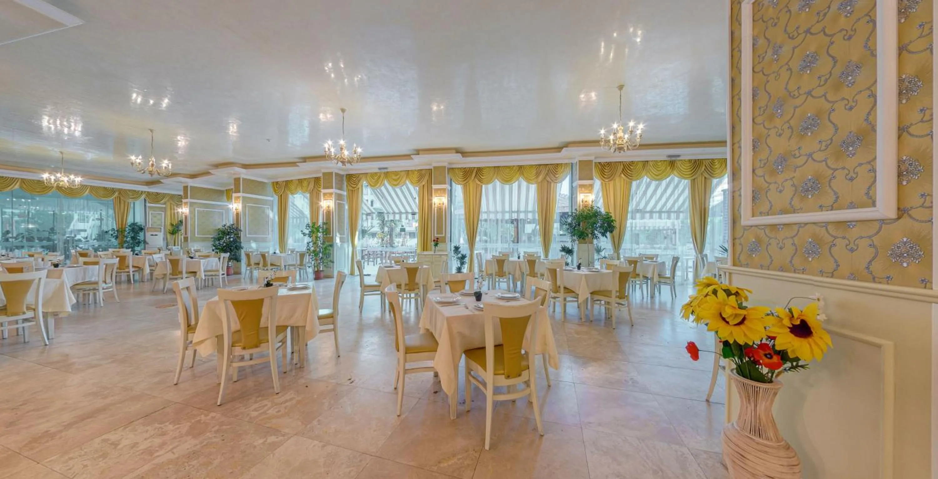 Restaurant/places to eat in Mena Palace Hotel - All Inclusive