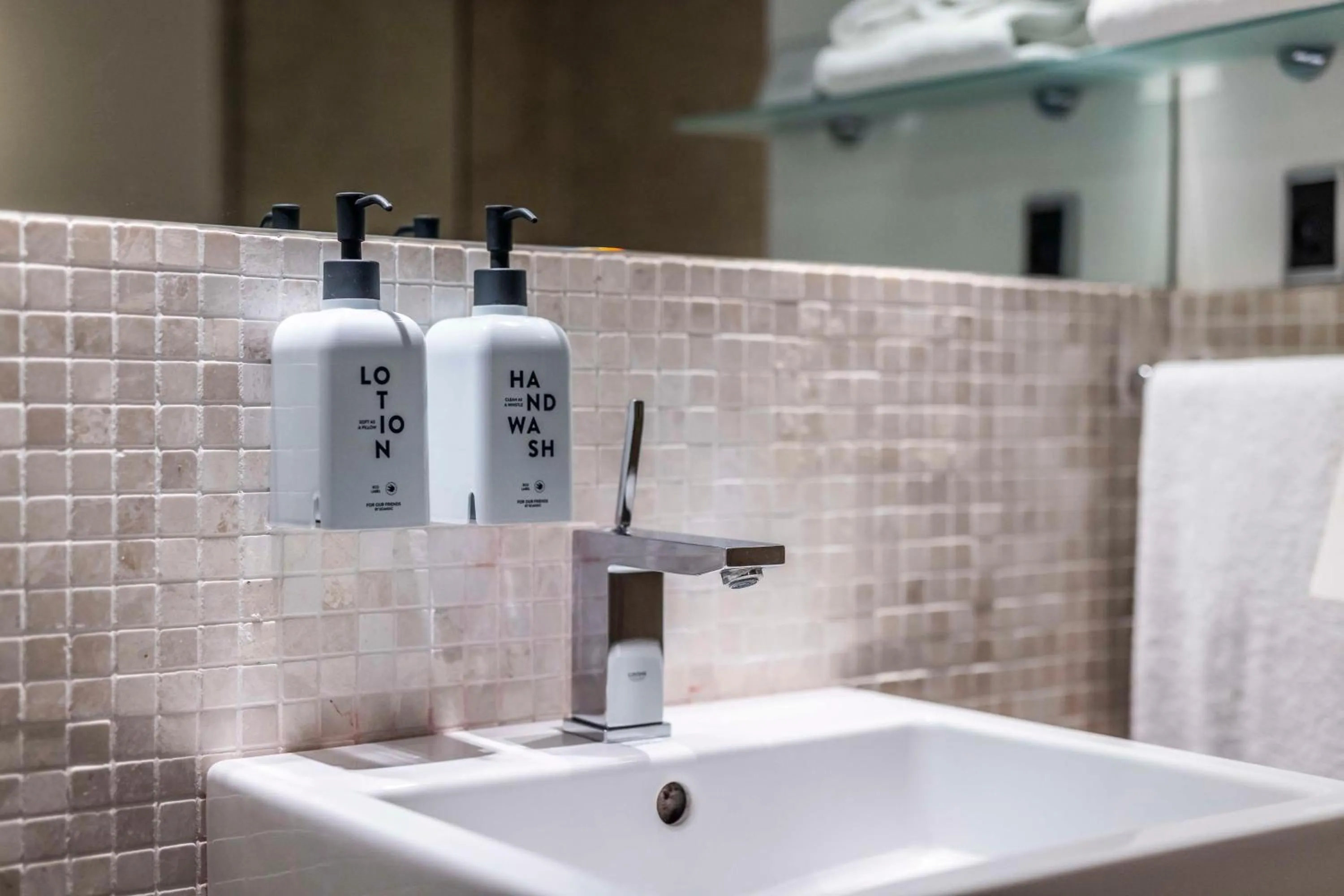 Bathroom in Scandic Front