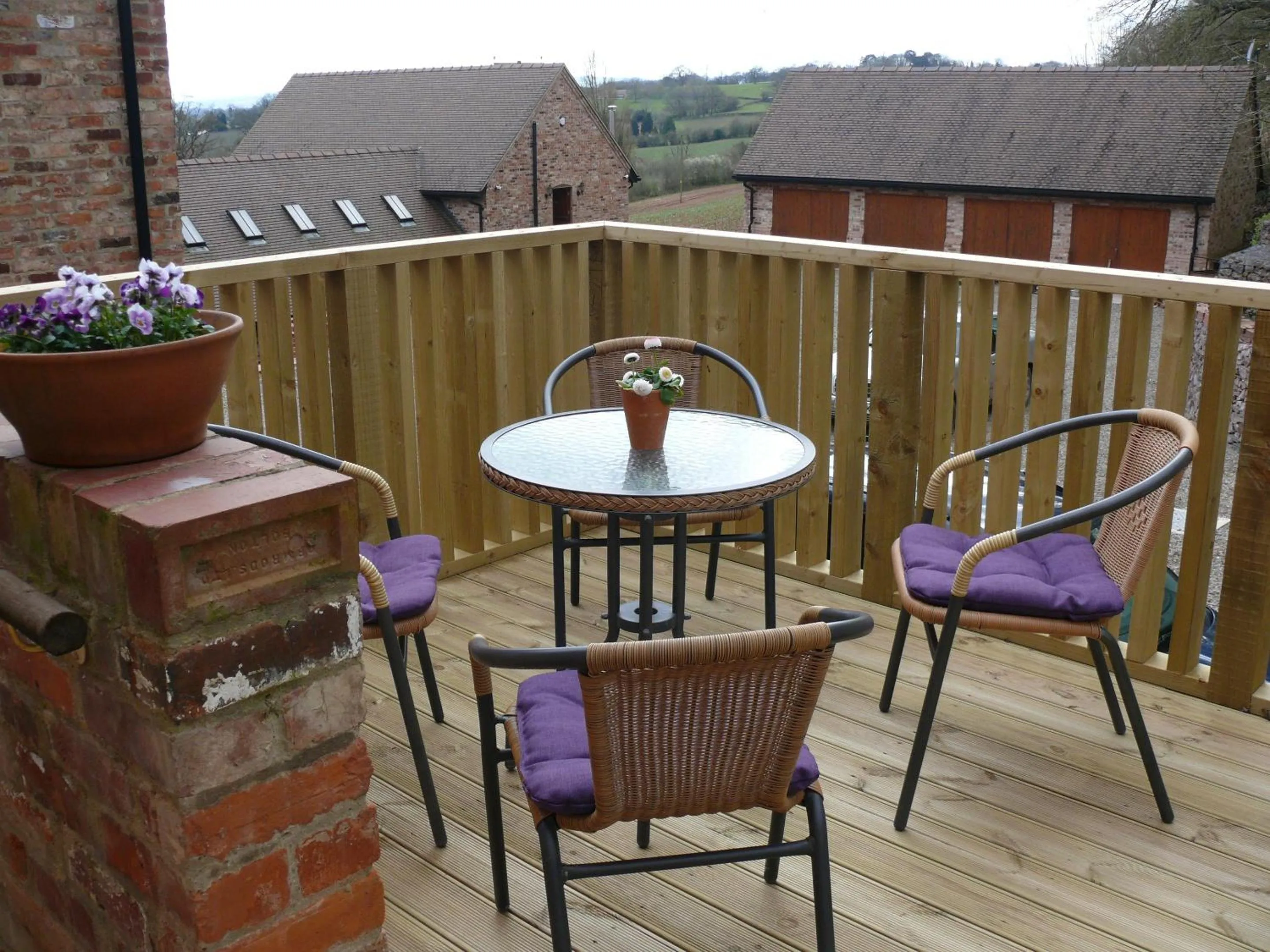 Dining area in The Larches Ledbury