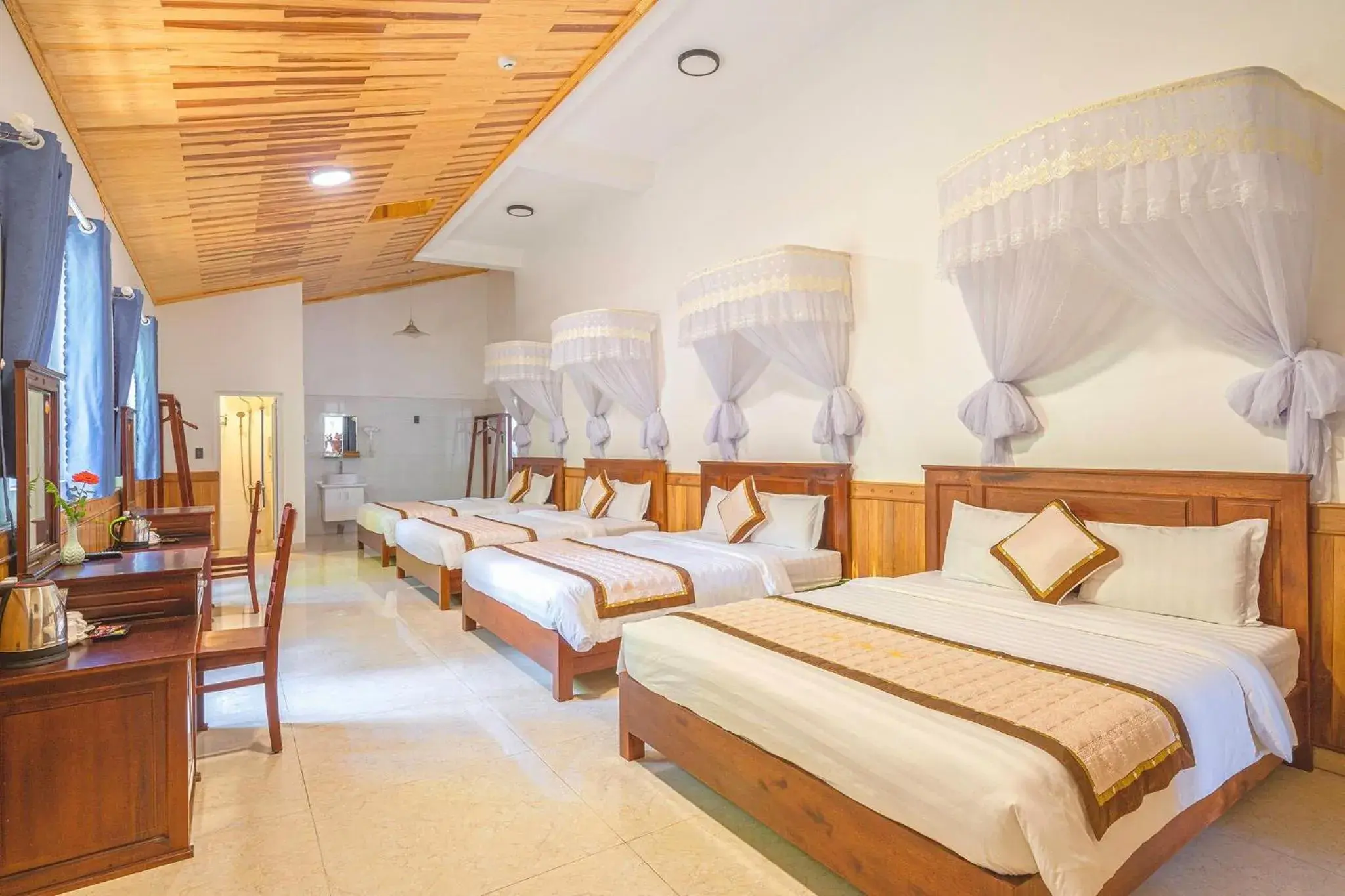 Family Room in Dieu Thong Hotel Family Room in Dieu Thong Hotel