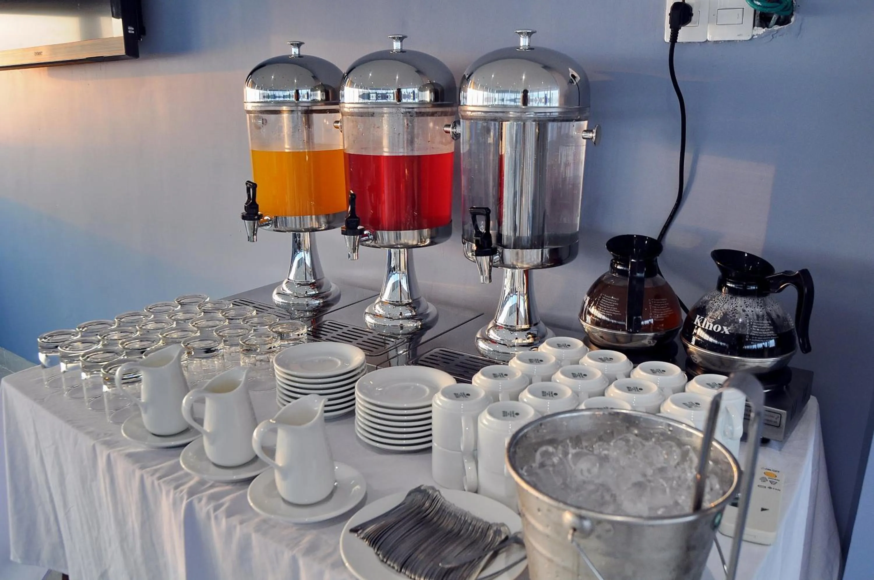 Food and drinks in For You Hotel