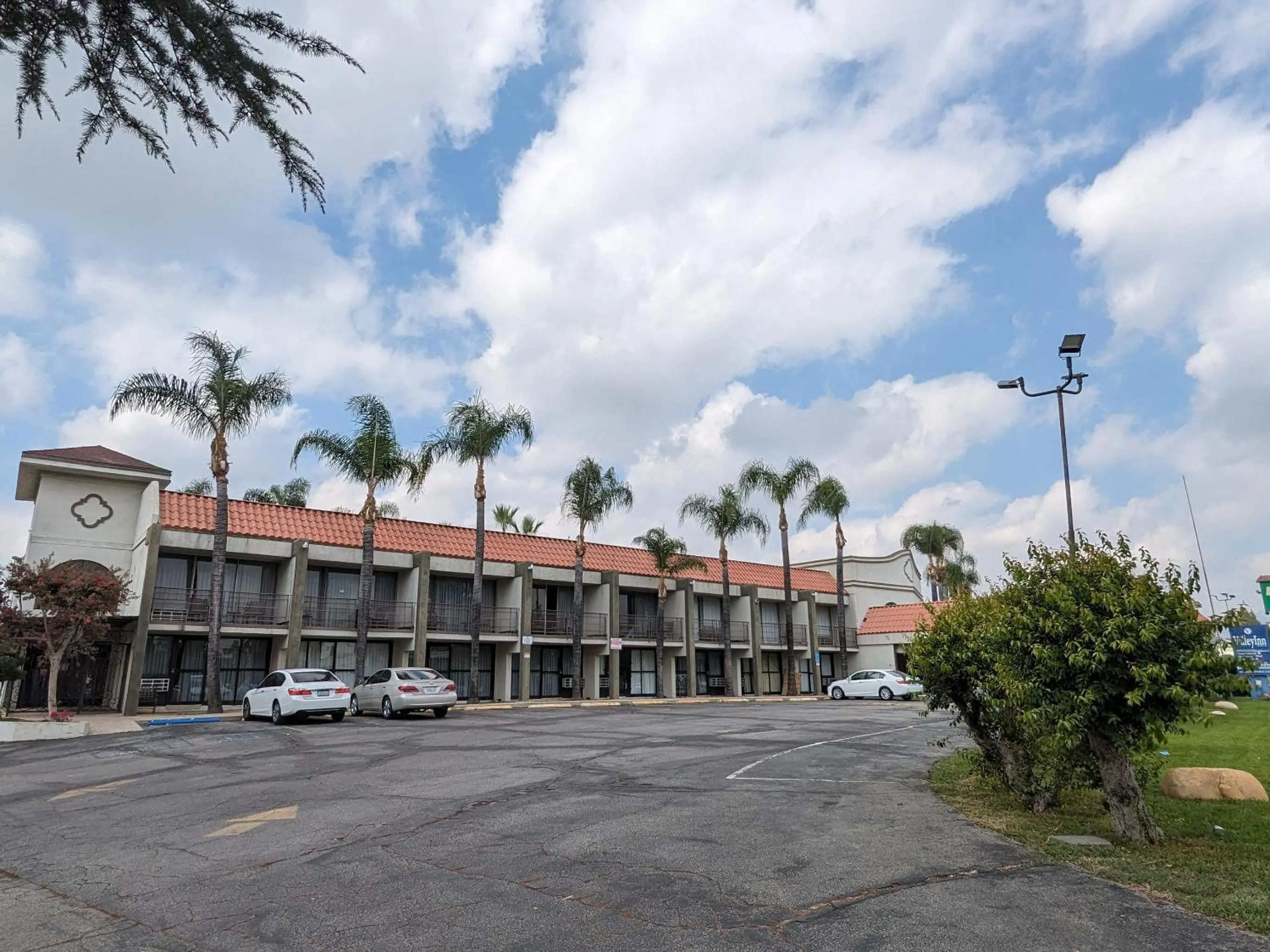 Property building in Valley Inn