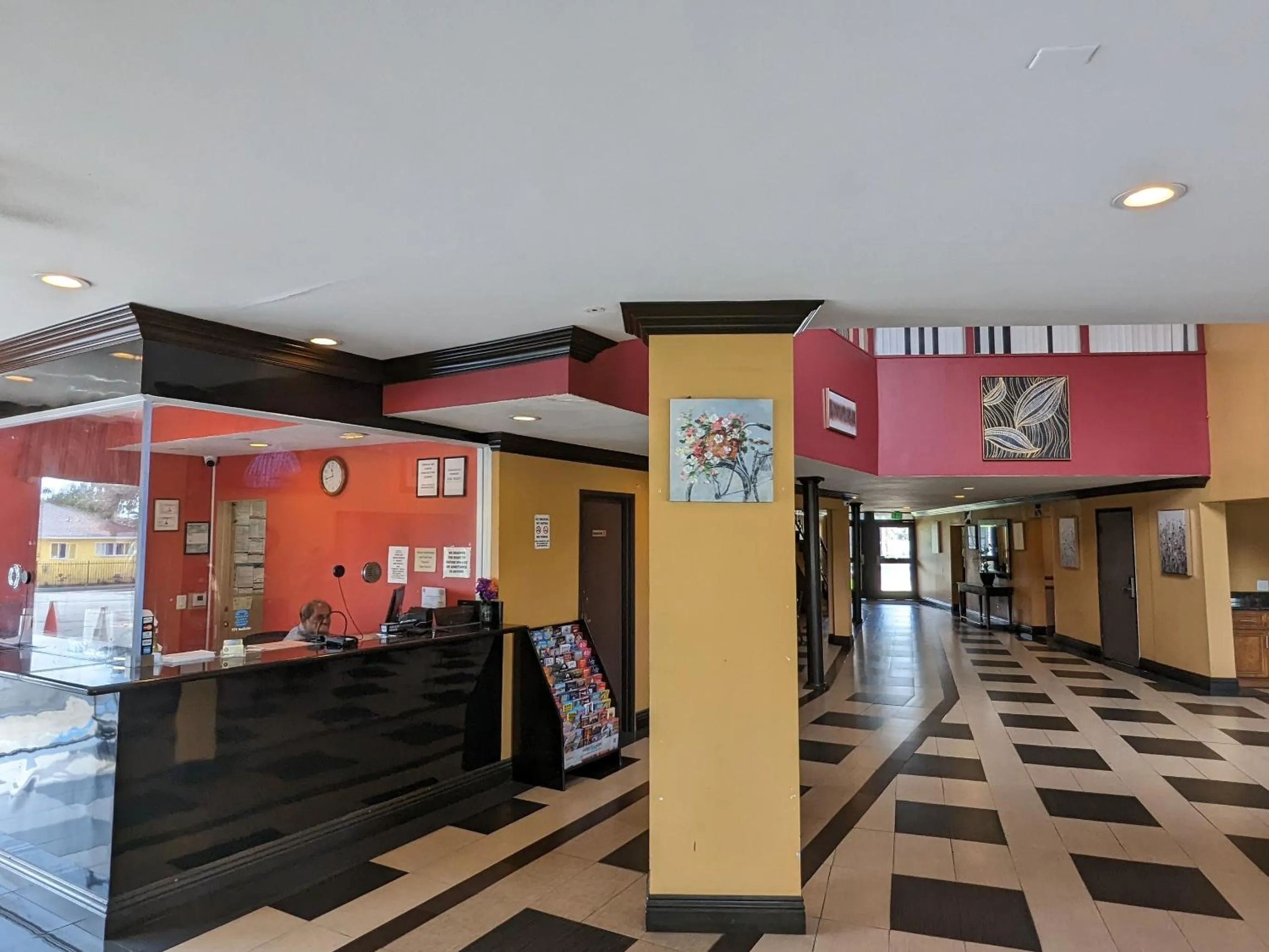 Lobby or reception in Valley Inn