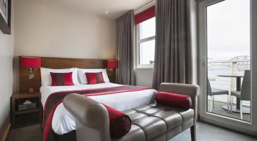 Classic Double Room with Sea View in Orocco Pier Classic Double Room with Sea View in Orocco Pier