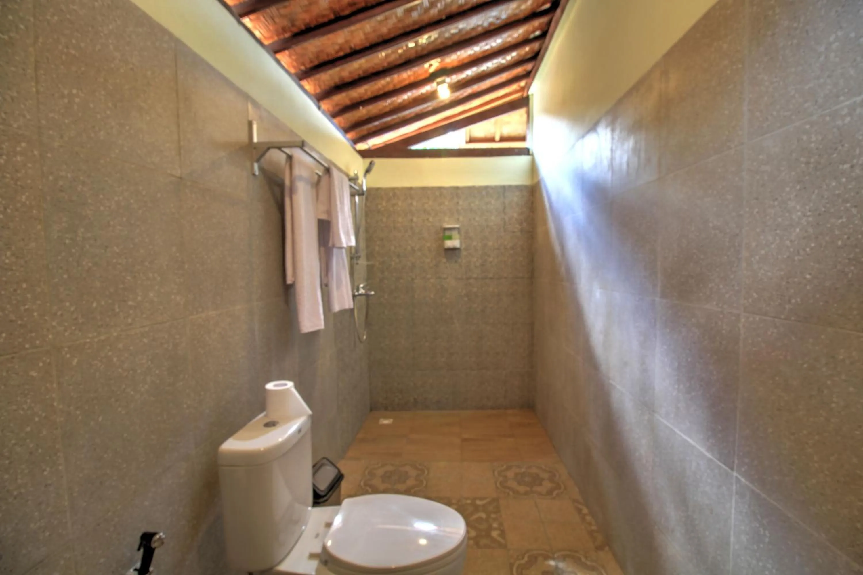 Shower in MESARI Cottage