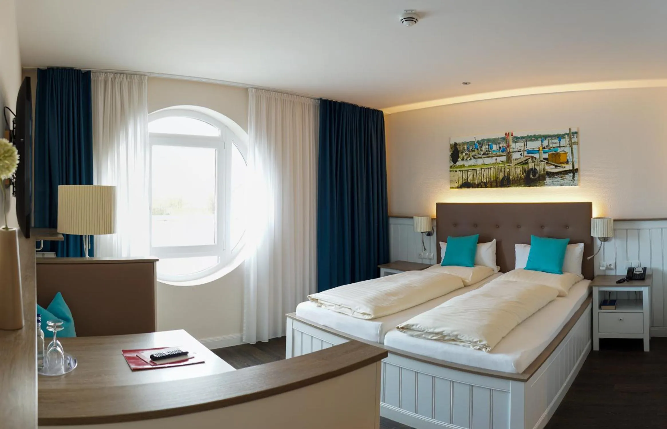 Photo of the whole room, Bed in Hotel Alter Kreisbahnhof