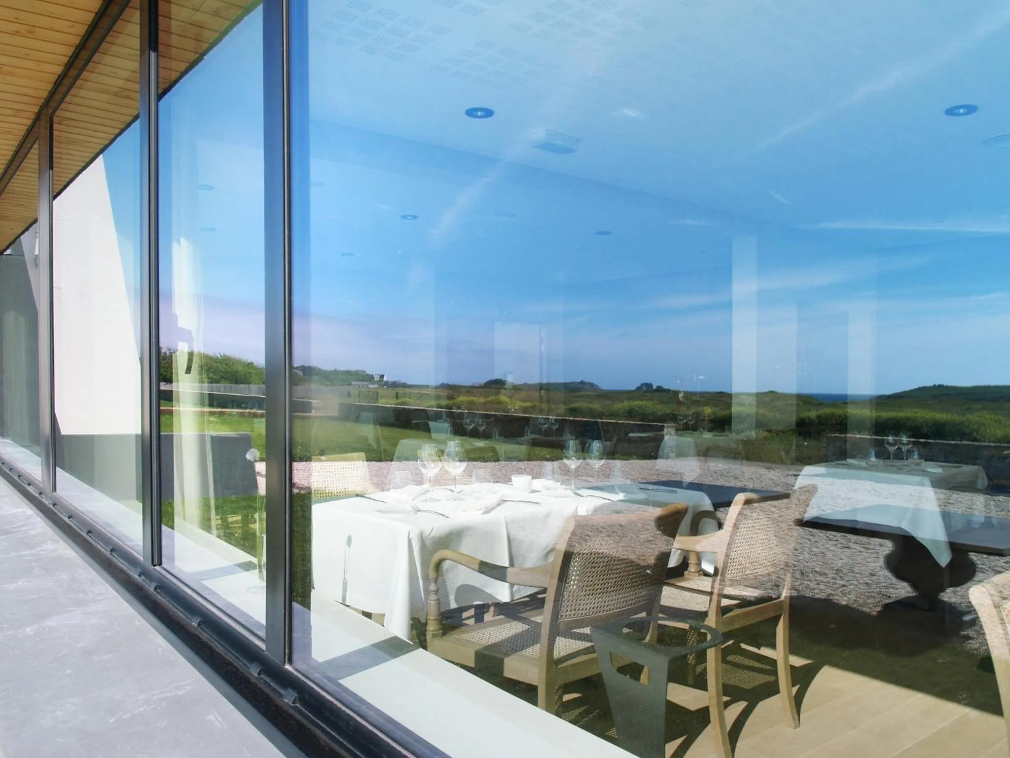 Restaurant/places to eat in Logis Le Château de Sable