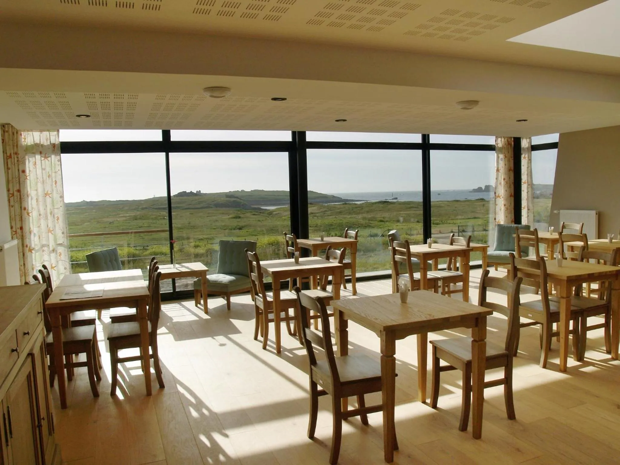 Restaurant/places to eat in Logis Le Château de Sable