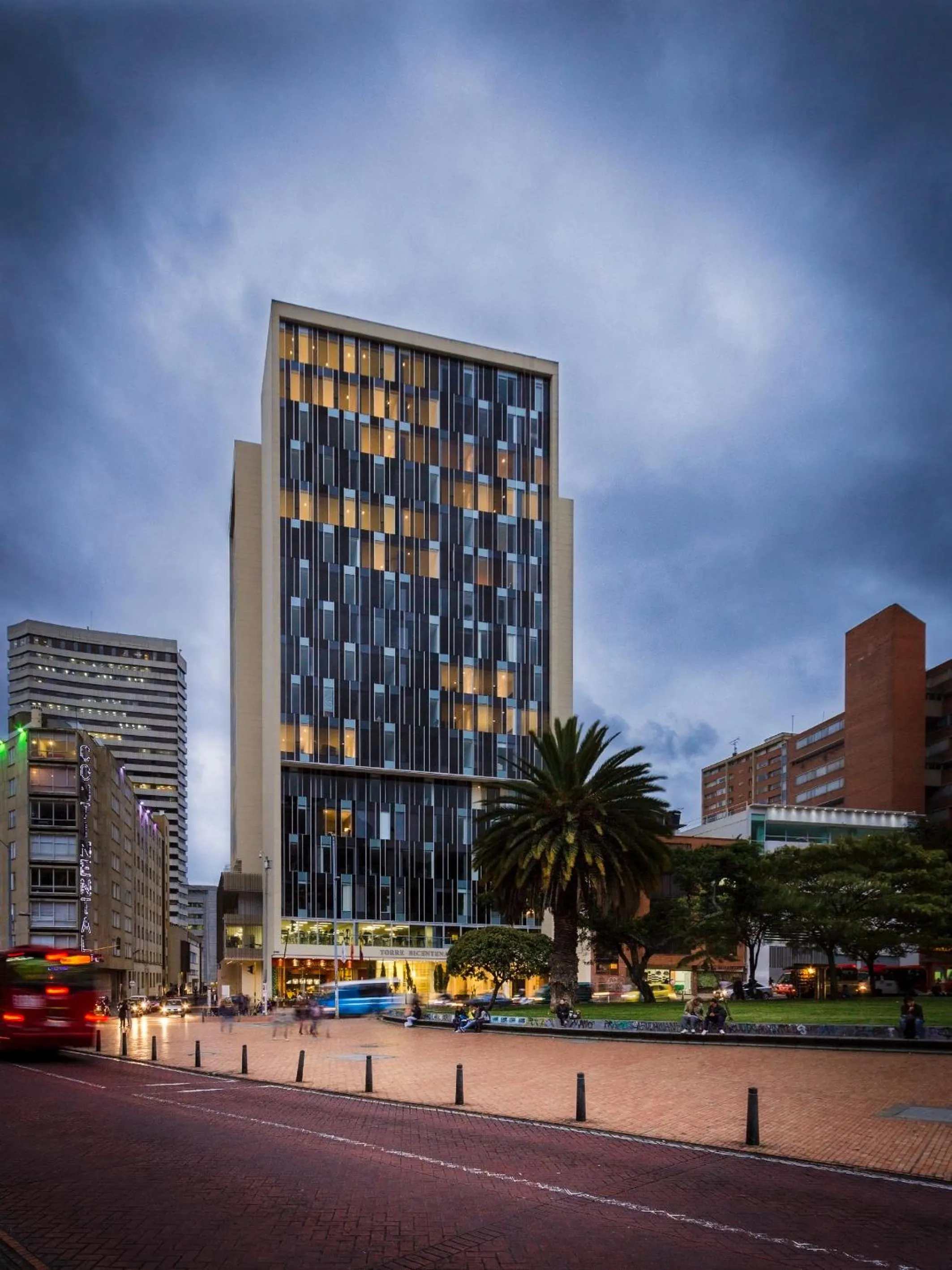 Facade/entrance in Hotel bh Bicentenario