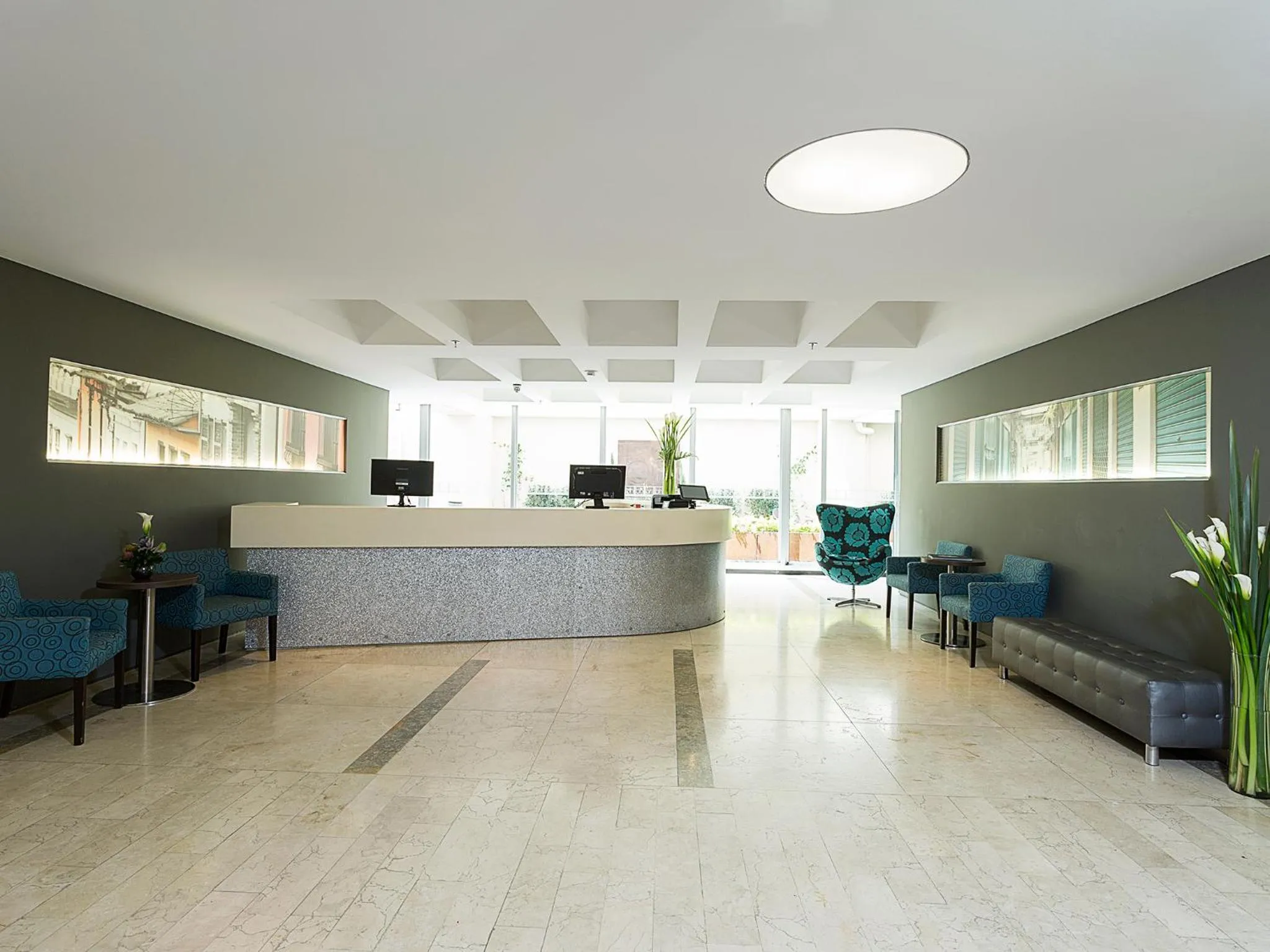 Lobby or reception in Hotel bh Bicentenario