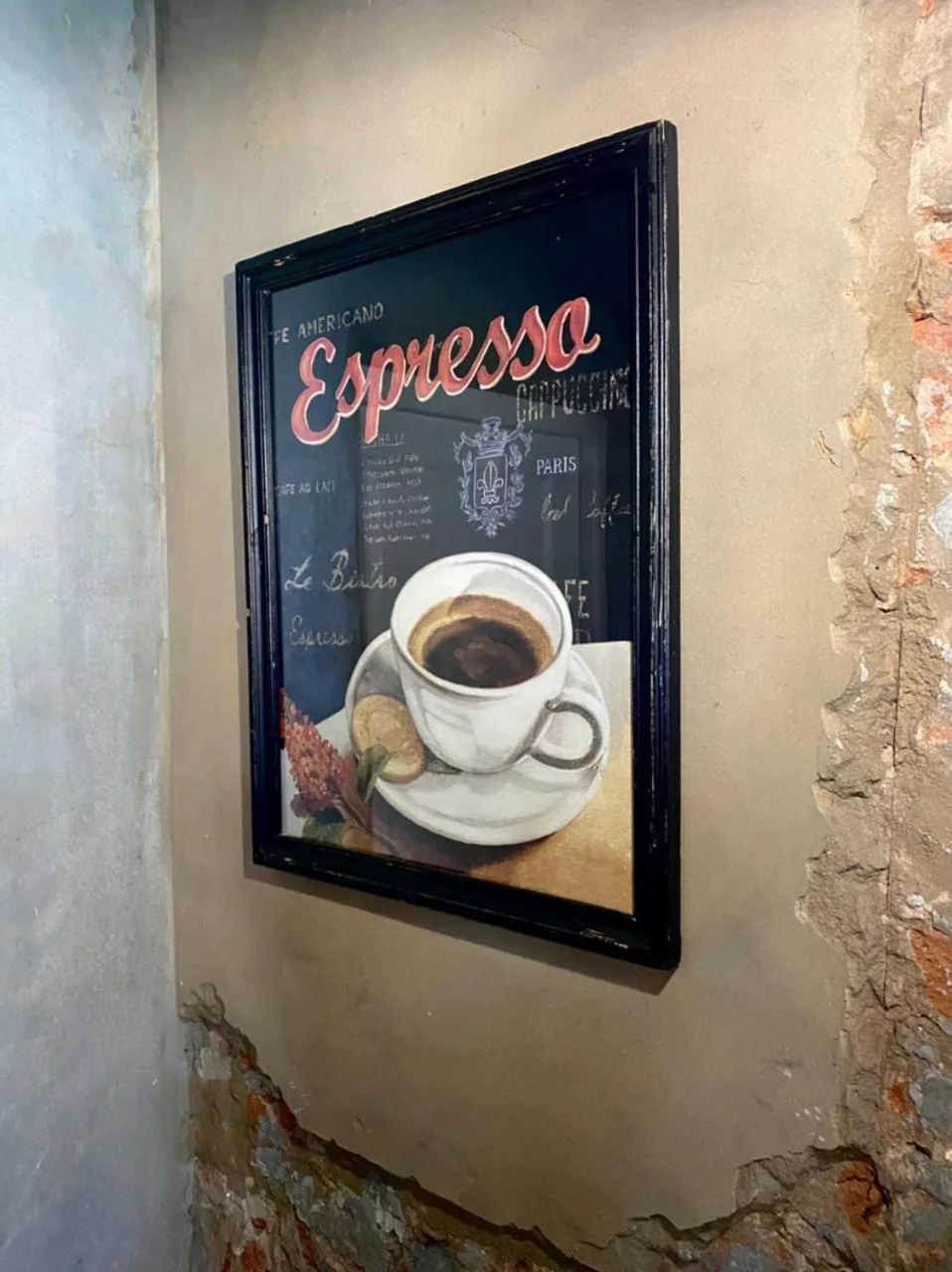 Decorative detail in The Mountains